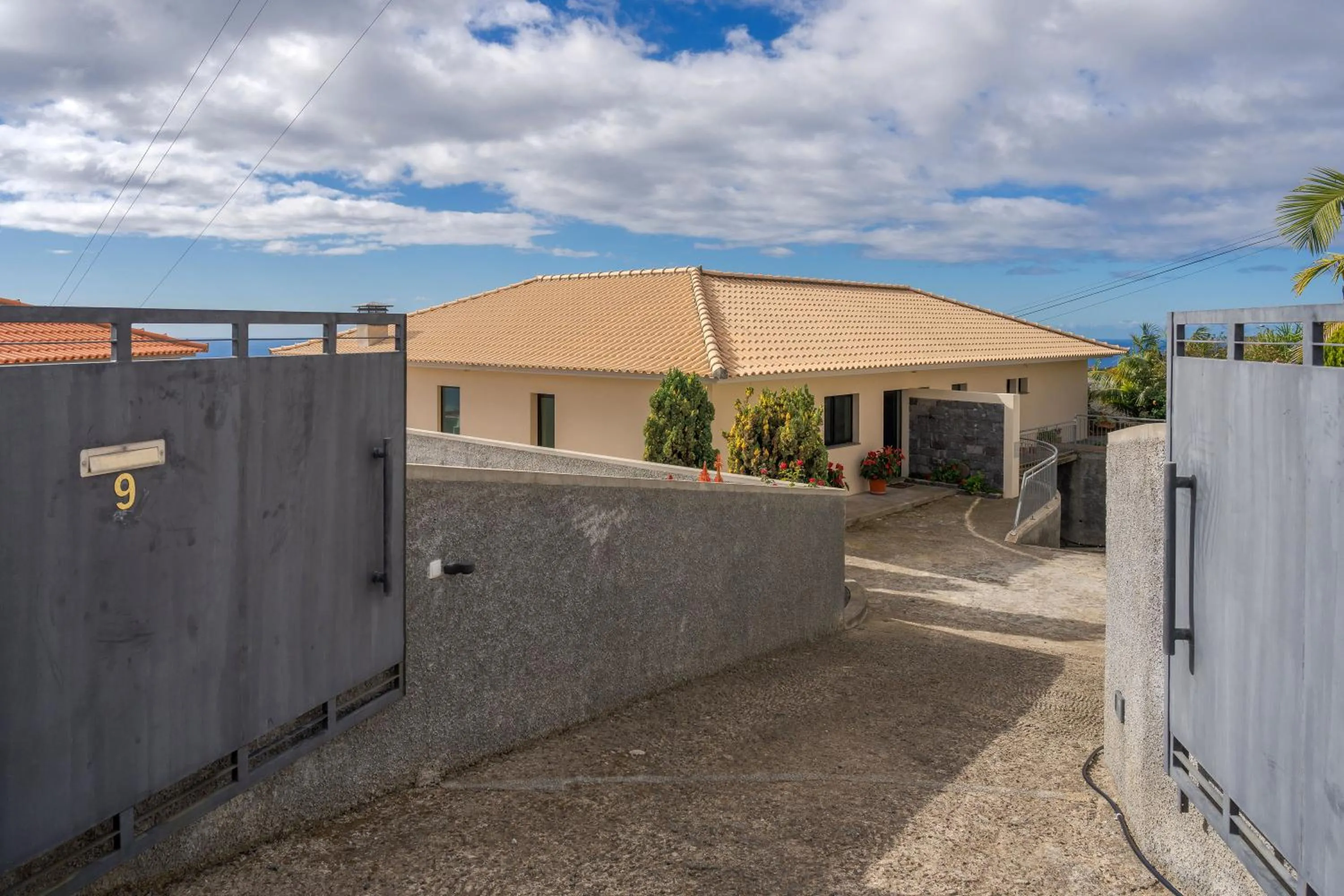 Property building in Ocean View Tabua by Holiday Rental Madeira