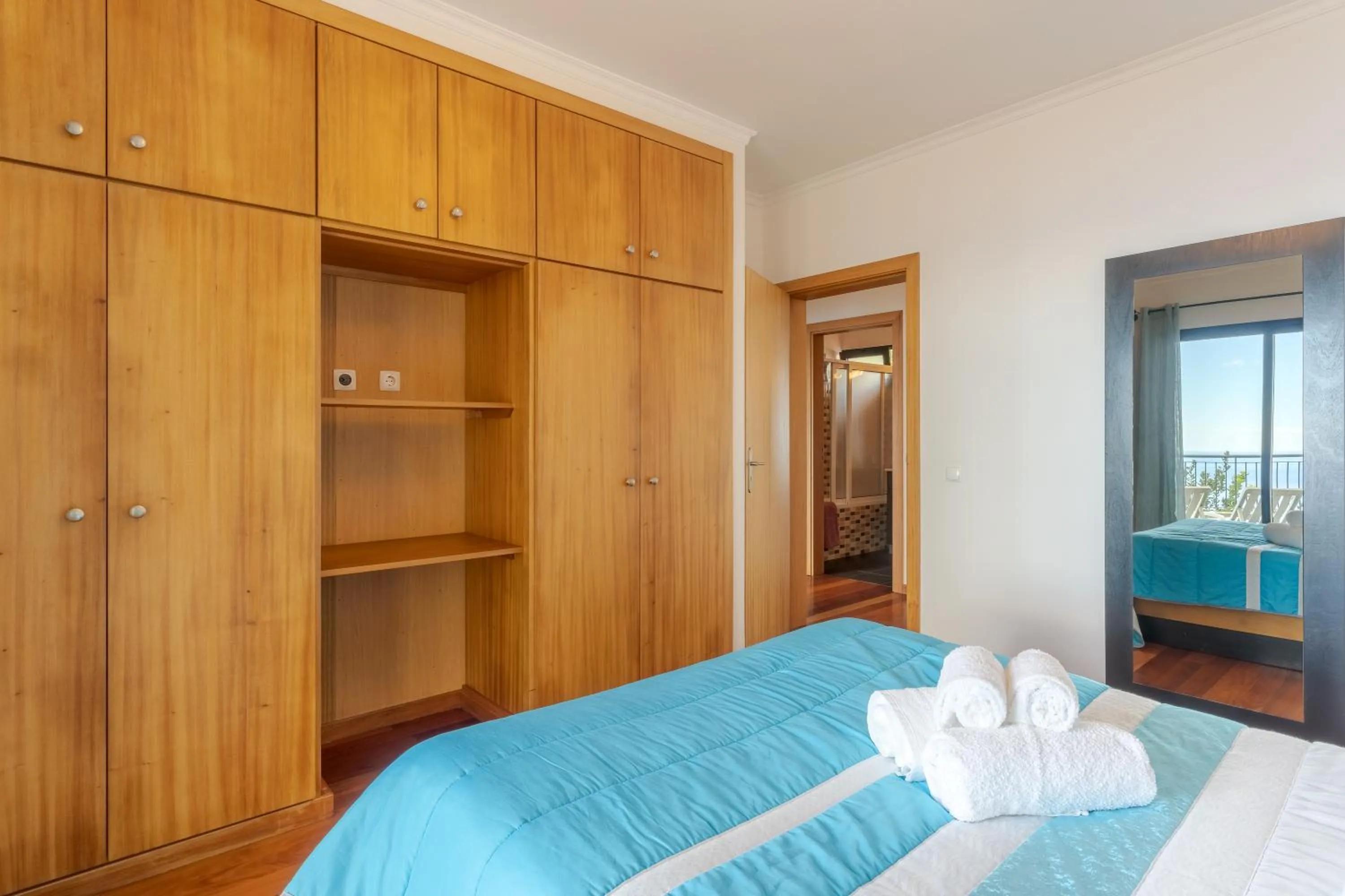 kitchen, Bed in Ocean View Tabua by Holiday Rental Madeira