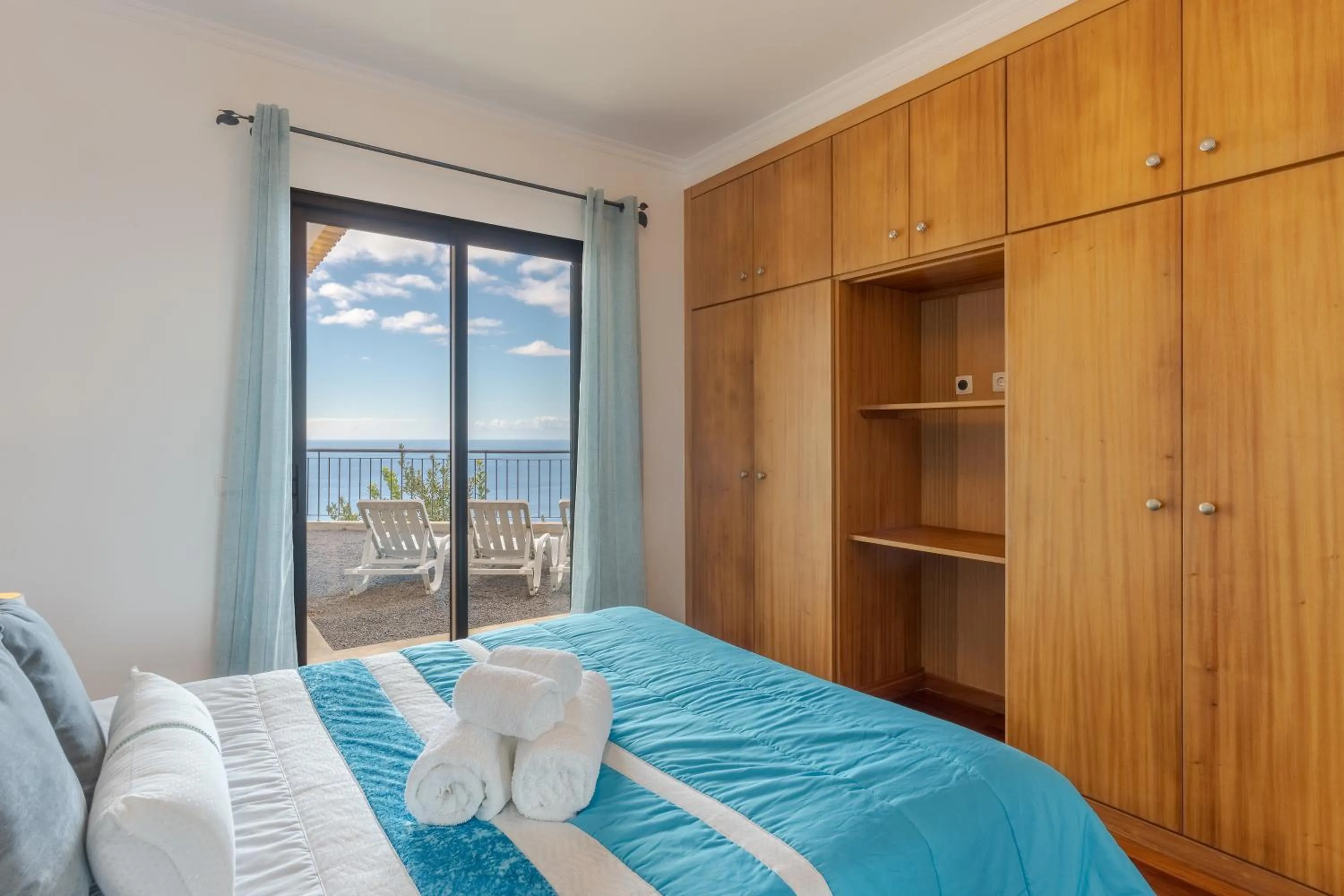 Bed in Ocean View Tabua by Holiday Rental Madeira