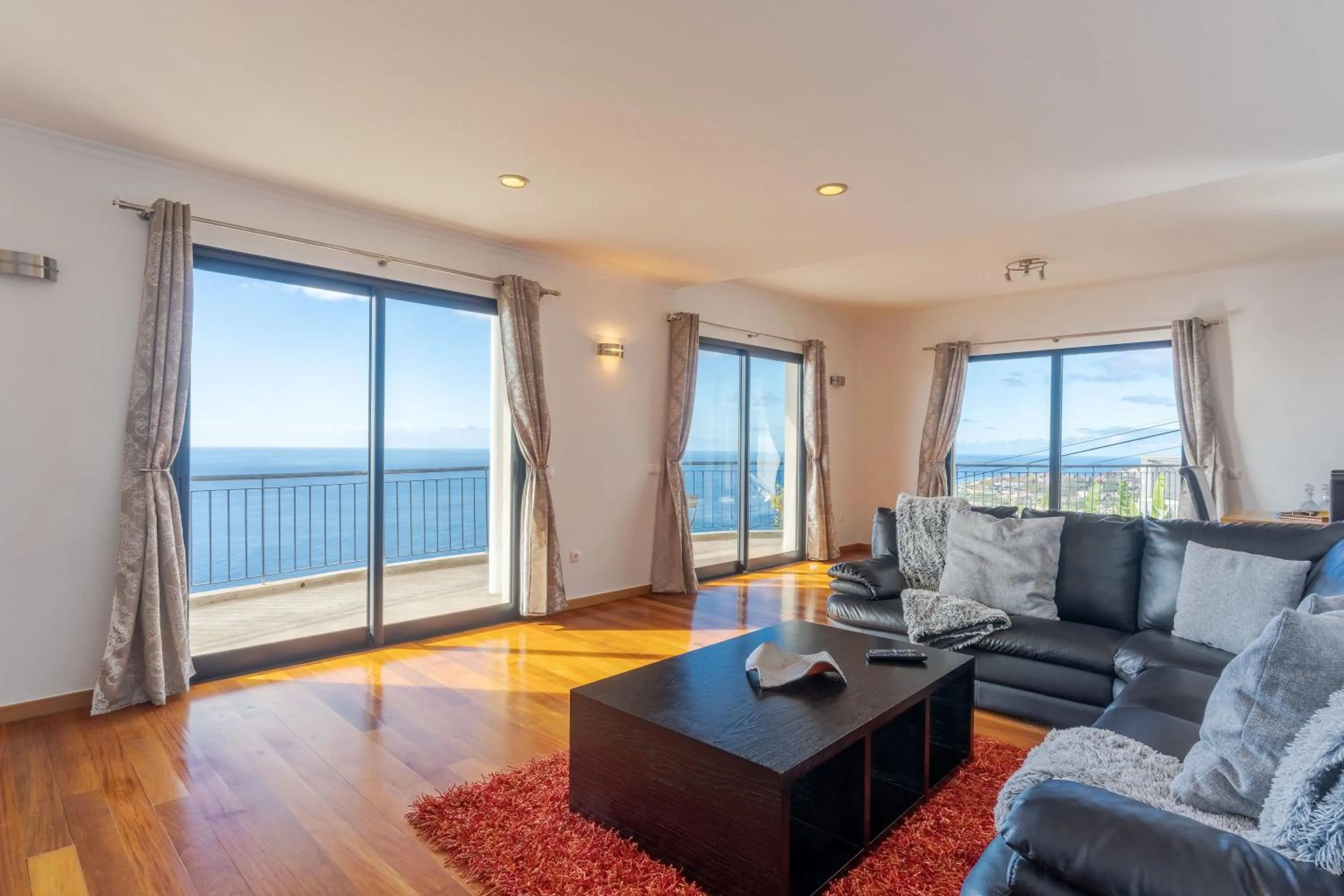 Living room in Ocean View Tabua by Holiday Rental Madeira