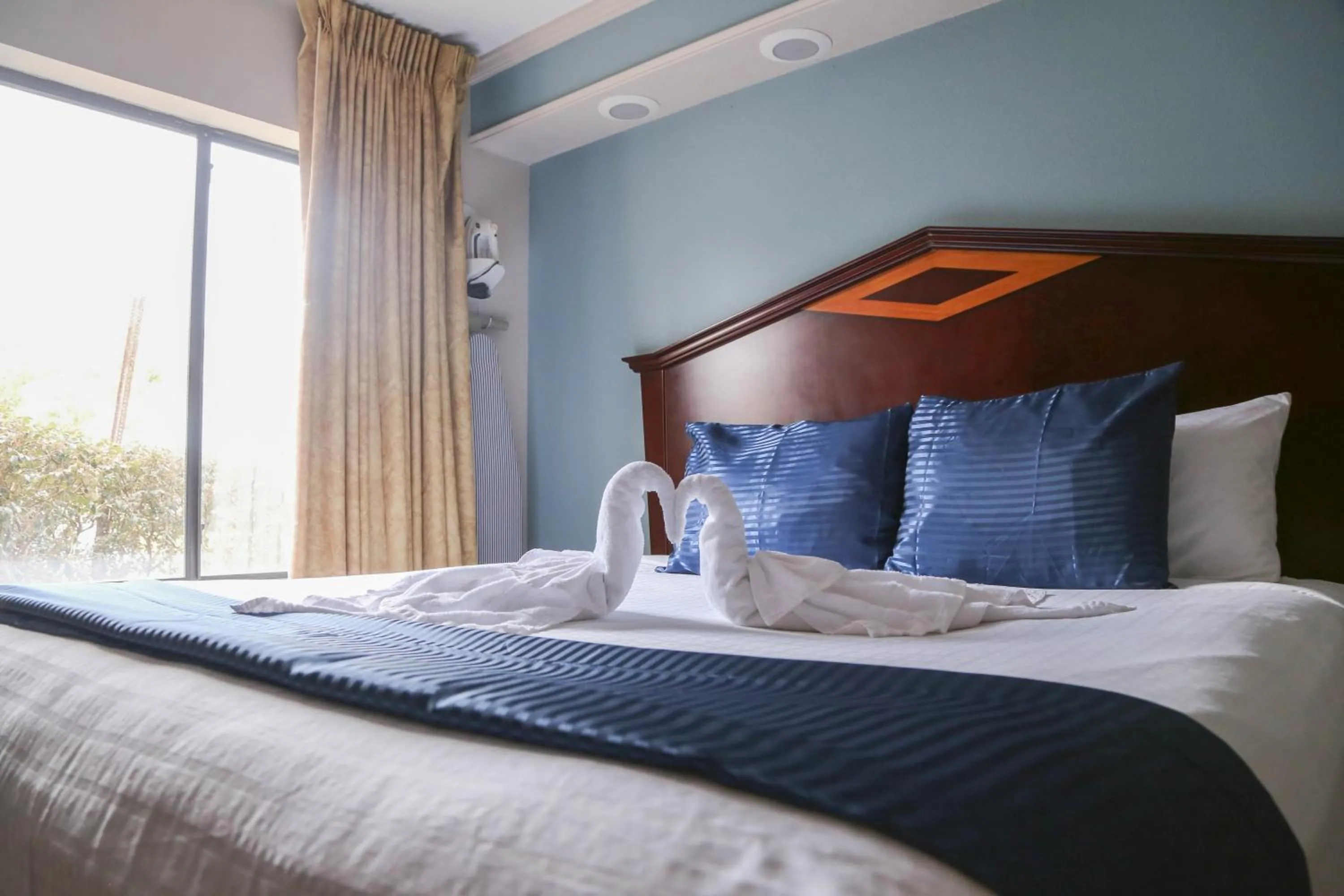 Bed in Destiny Palms Hotel Maingate West