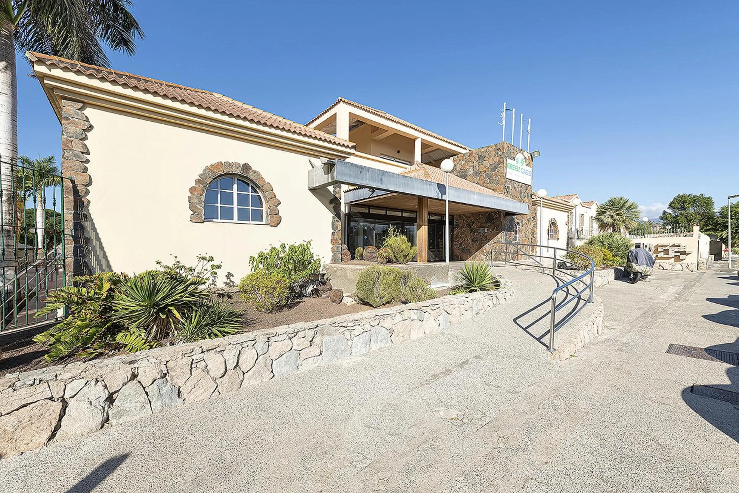 Property building in Villetta Green oasis club