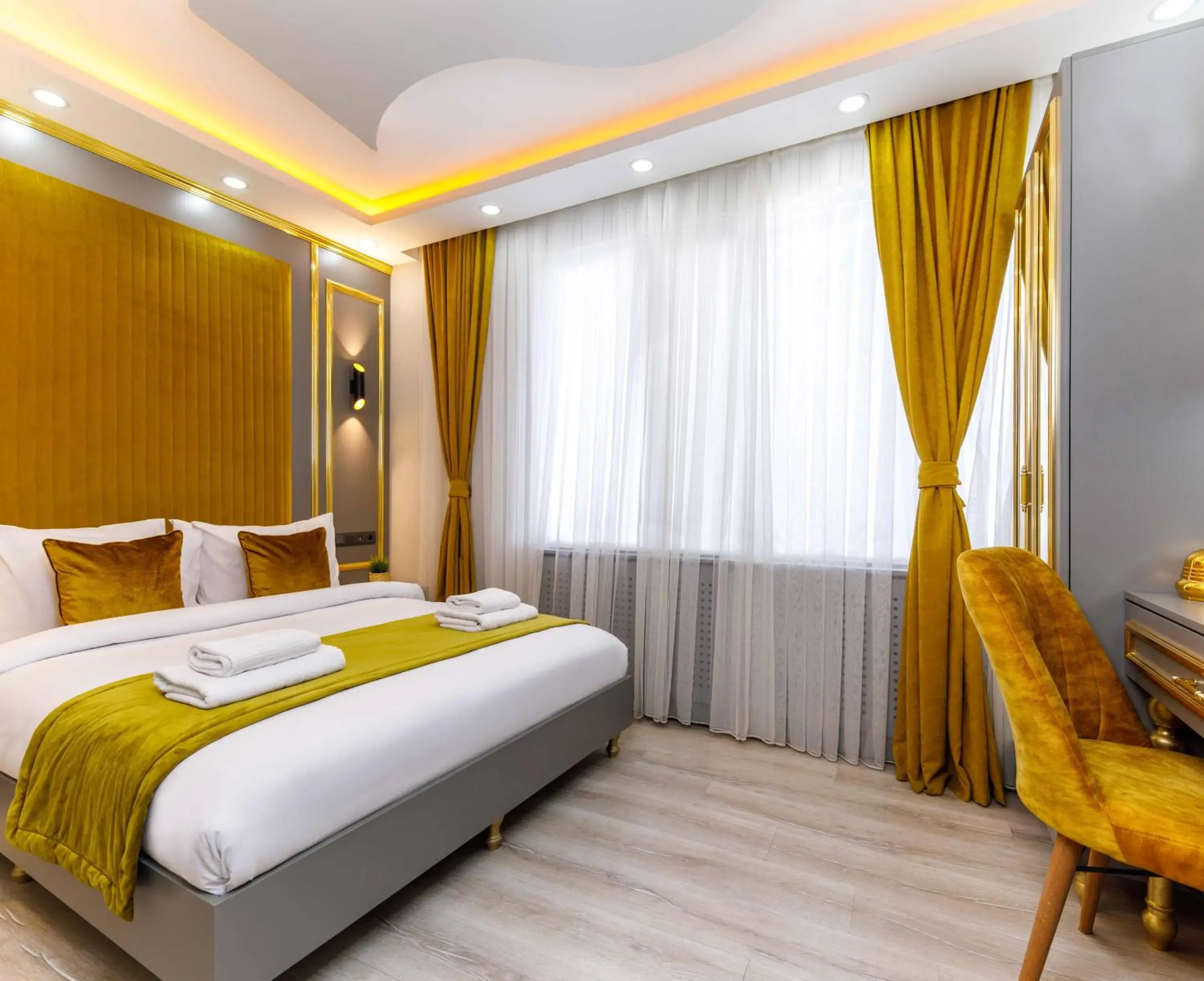 Luxury Triple Room in Santa Rio Taxim Luxury Triple Room in Santa Rio Taxim