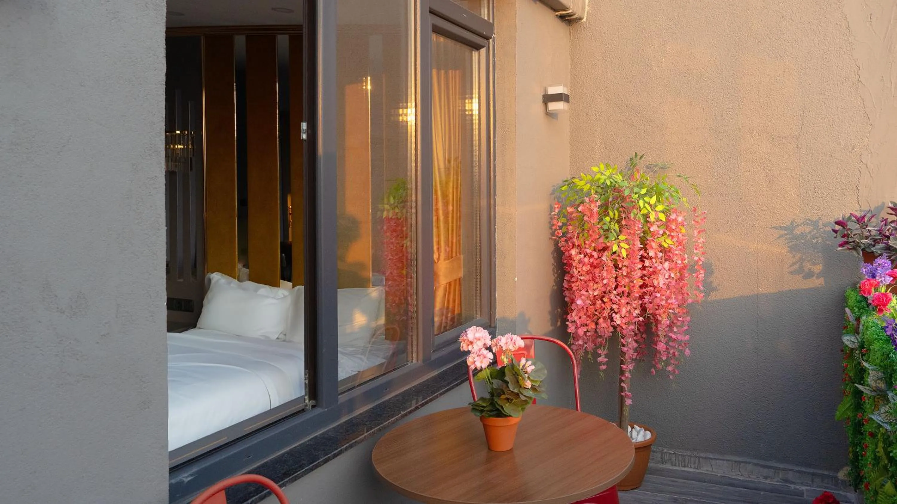 Balcony/Terrace in Santa Rio Taxim