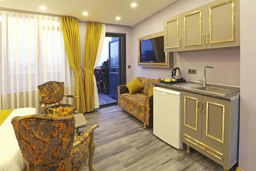 Kitchen or kitchenette in Santa Rio Taxim