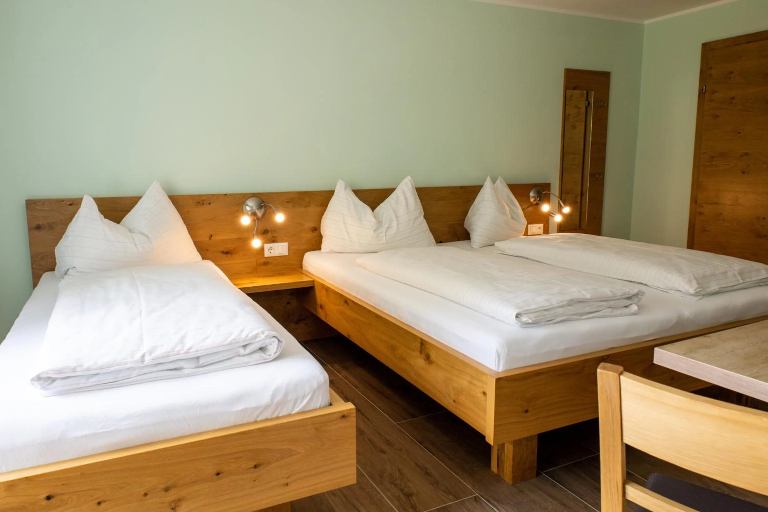 Bed in Gasthof Dreiländereck