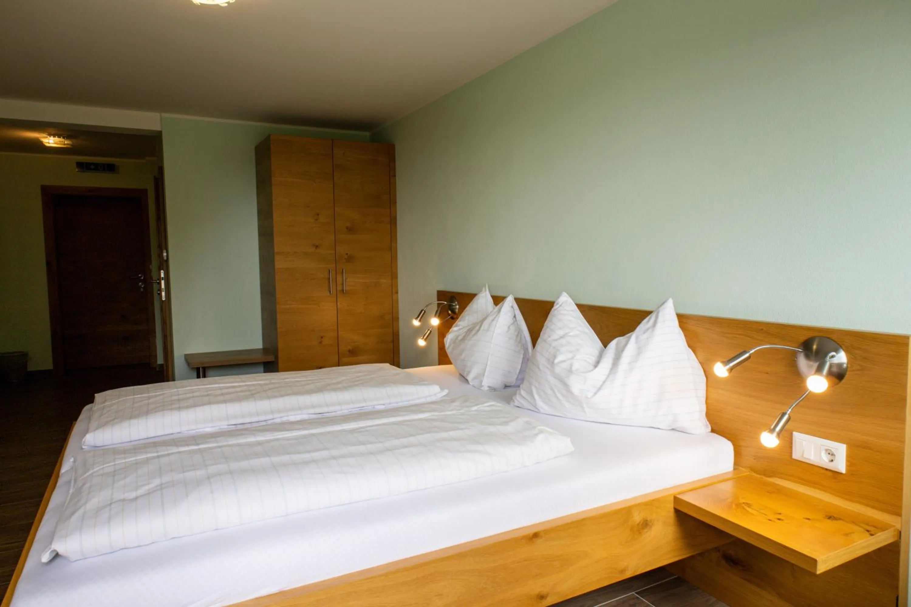 Bed in Gasthof Dreiländereck