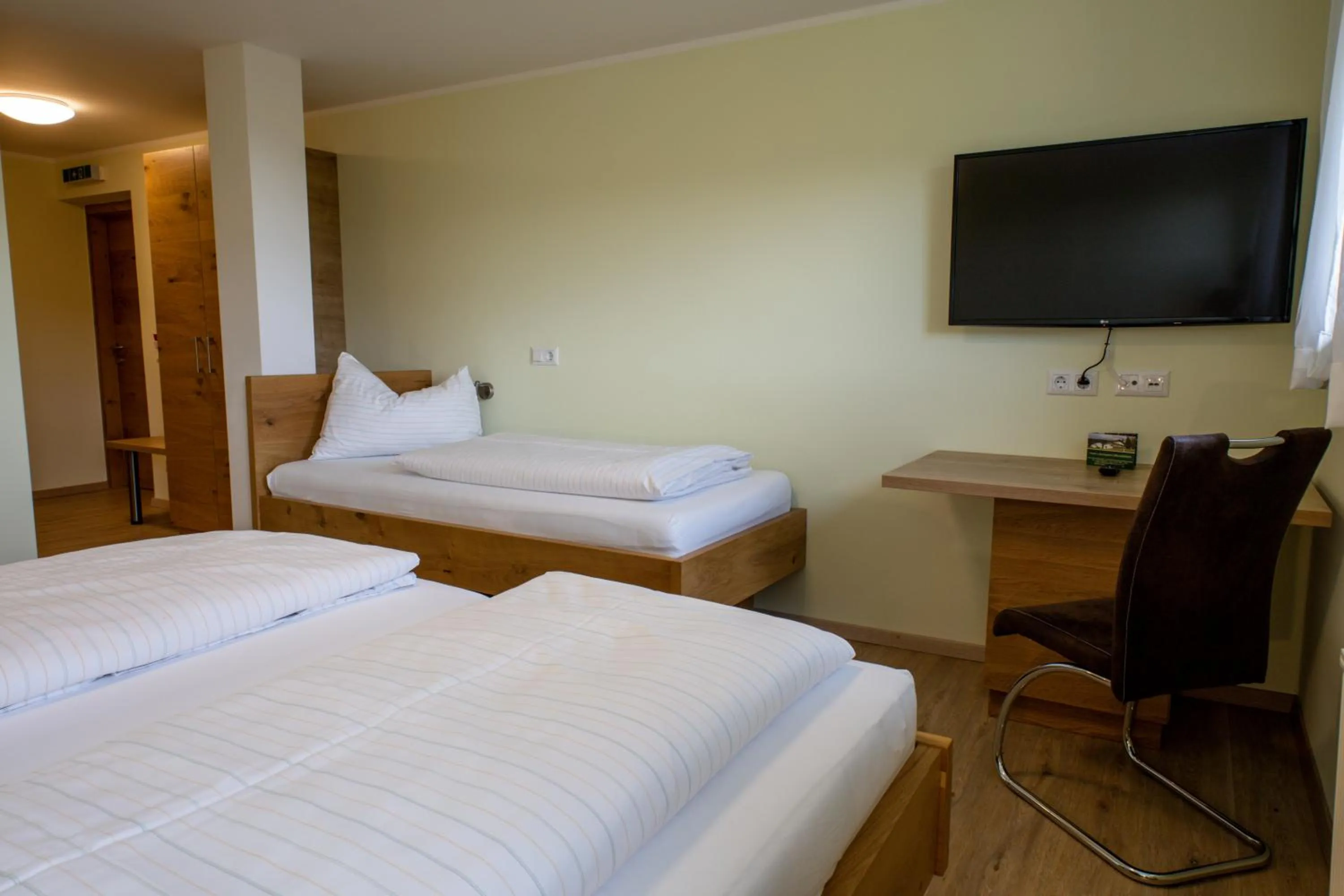 Bed in Gasthof Dreiländereck