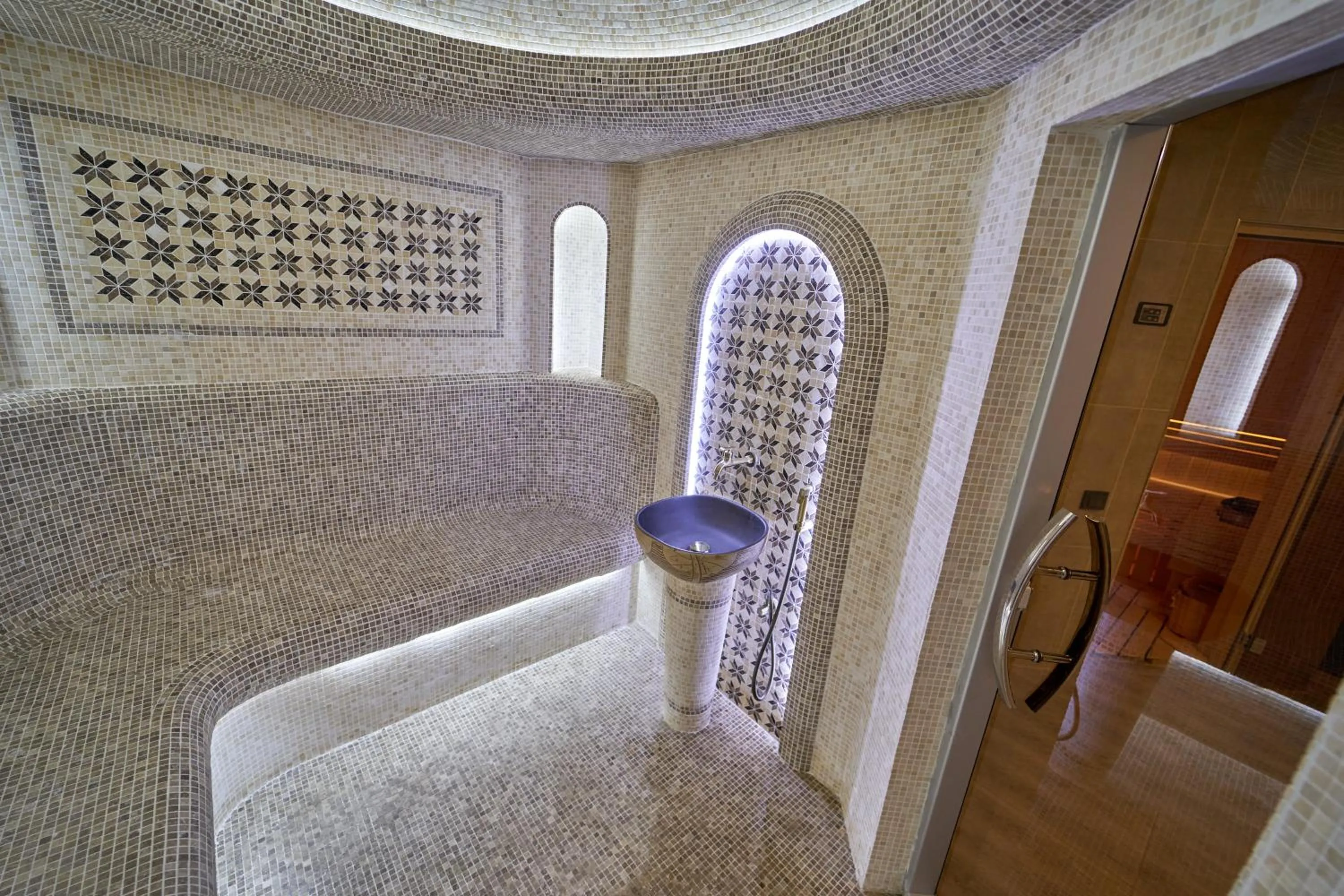 Sauna in Asli Makon Hotel