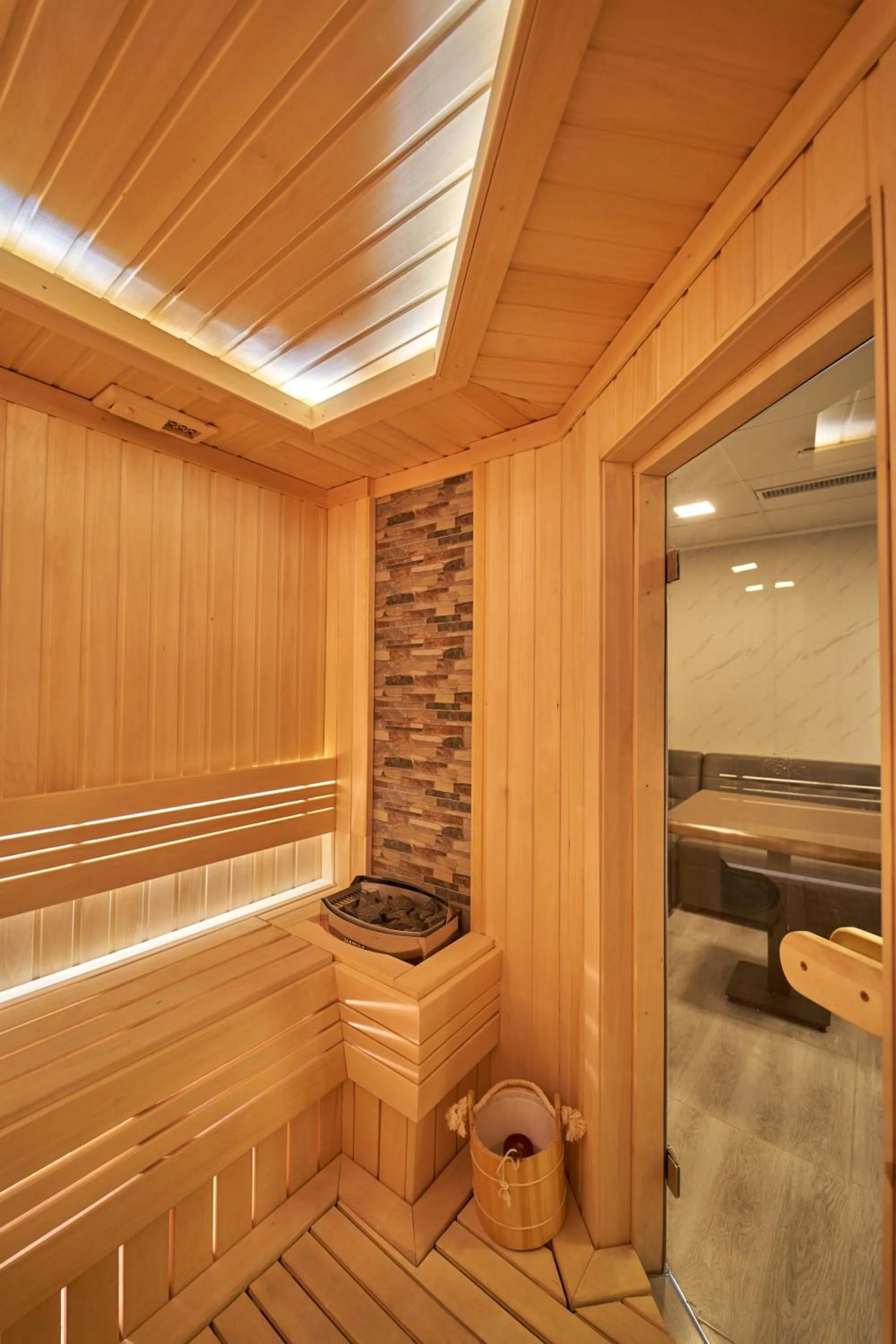 Sauna in Asli Makon Hotel