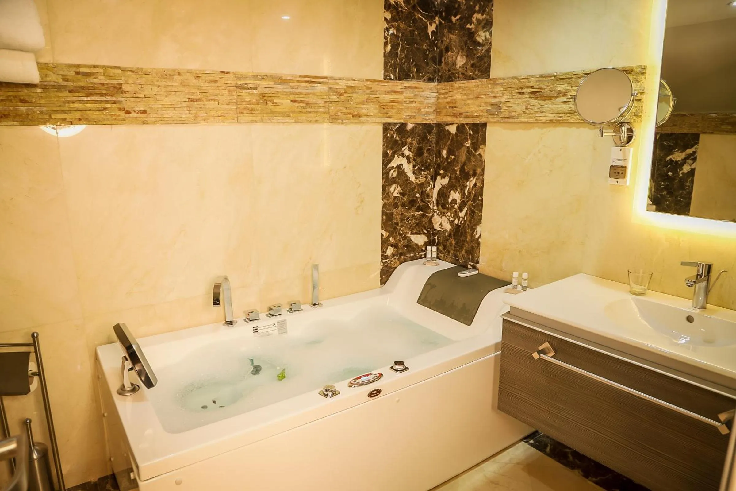 Bathroom in Hotel Perce Neige