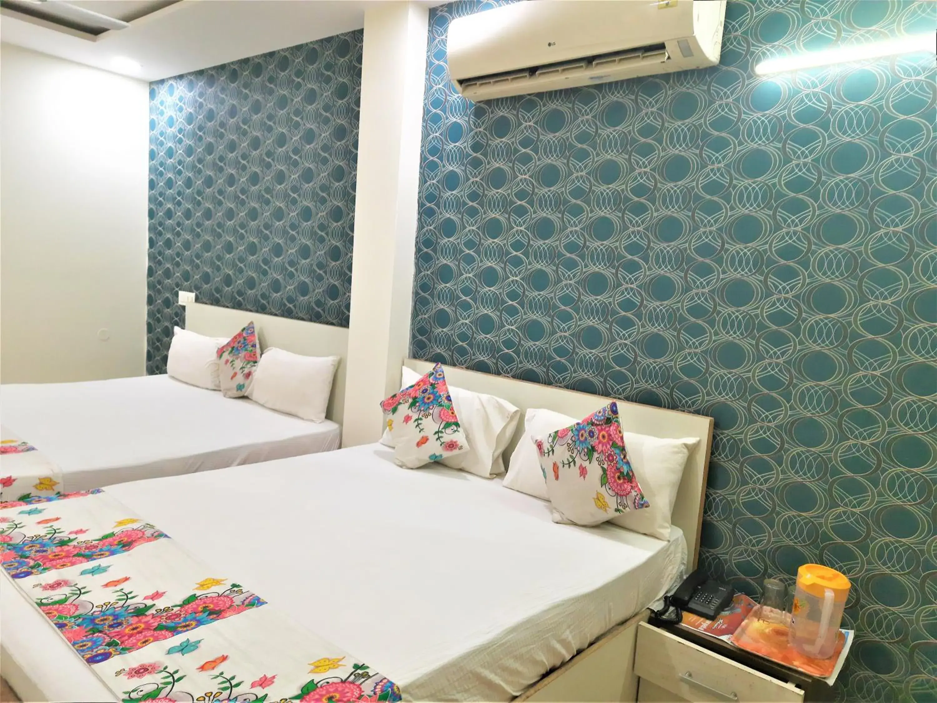 Bedroom, Bed in Hotel Le Heritage , Nizamudin Railway Station Bedroom, Bed in Hotel Le Heritage , Nizamudin Railway Station