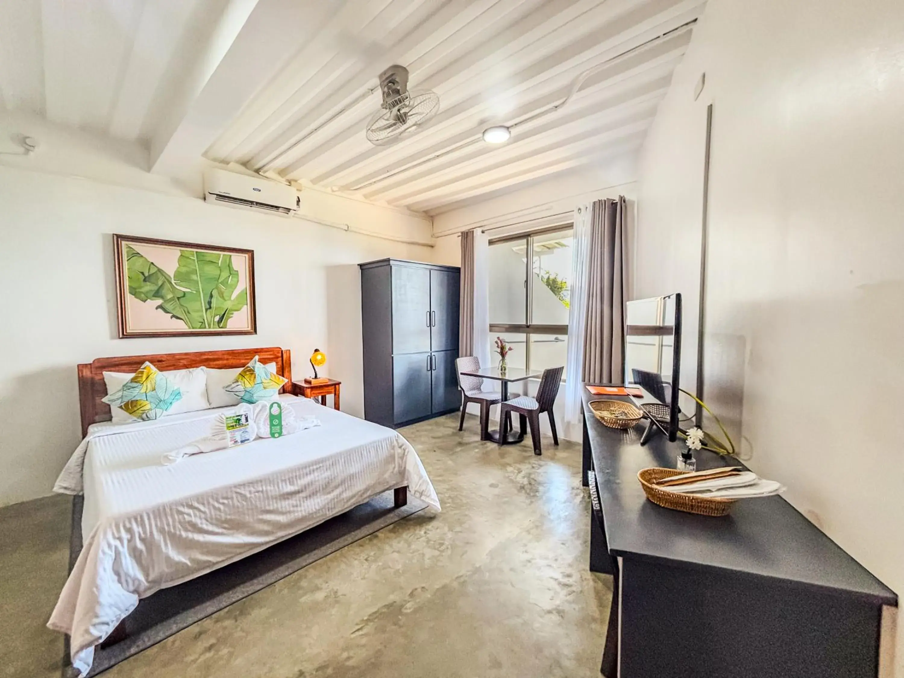 Queen Studio in AV Suites Queen Studio in AV Suites