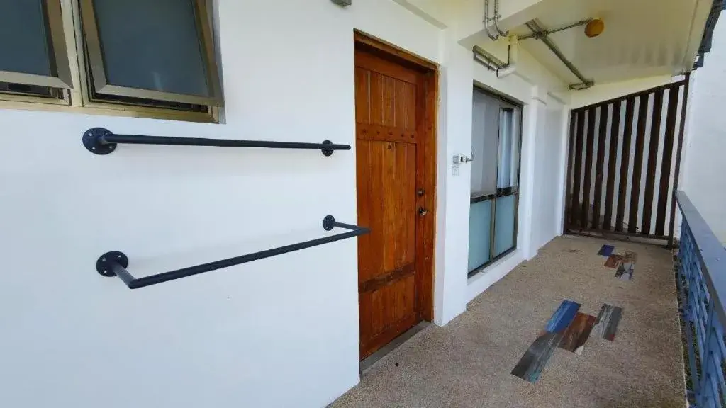 Deluxe Double or Twin Room with Pool Access in AV Suites Deluxe Double or Twin Room with Pool Access in AV Suites