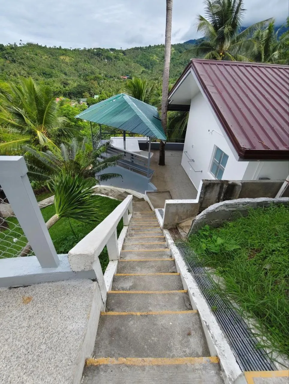 Facade/entrance in AV Suites