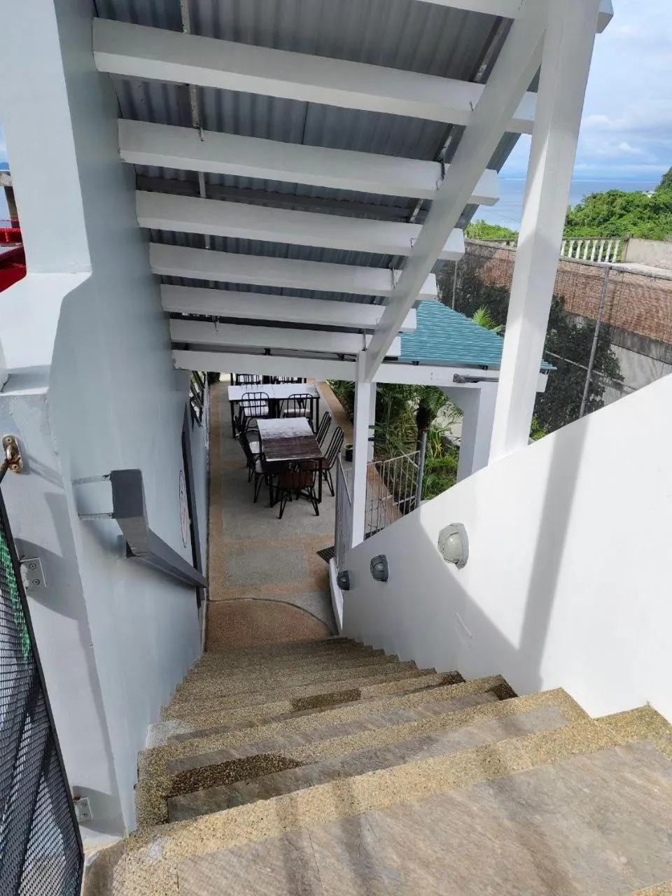 Facade/entrance in AV Suites