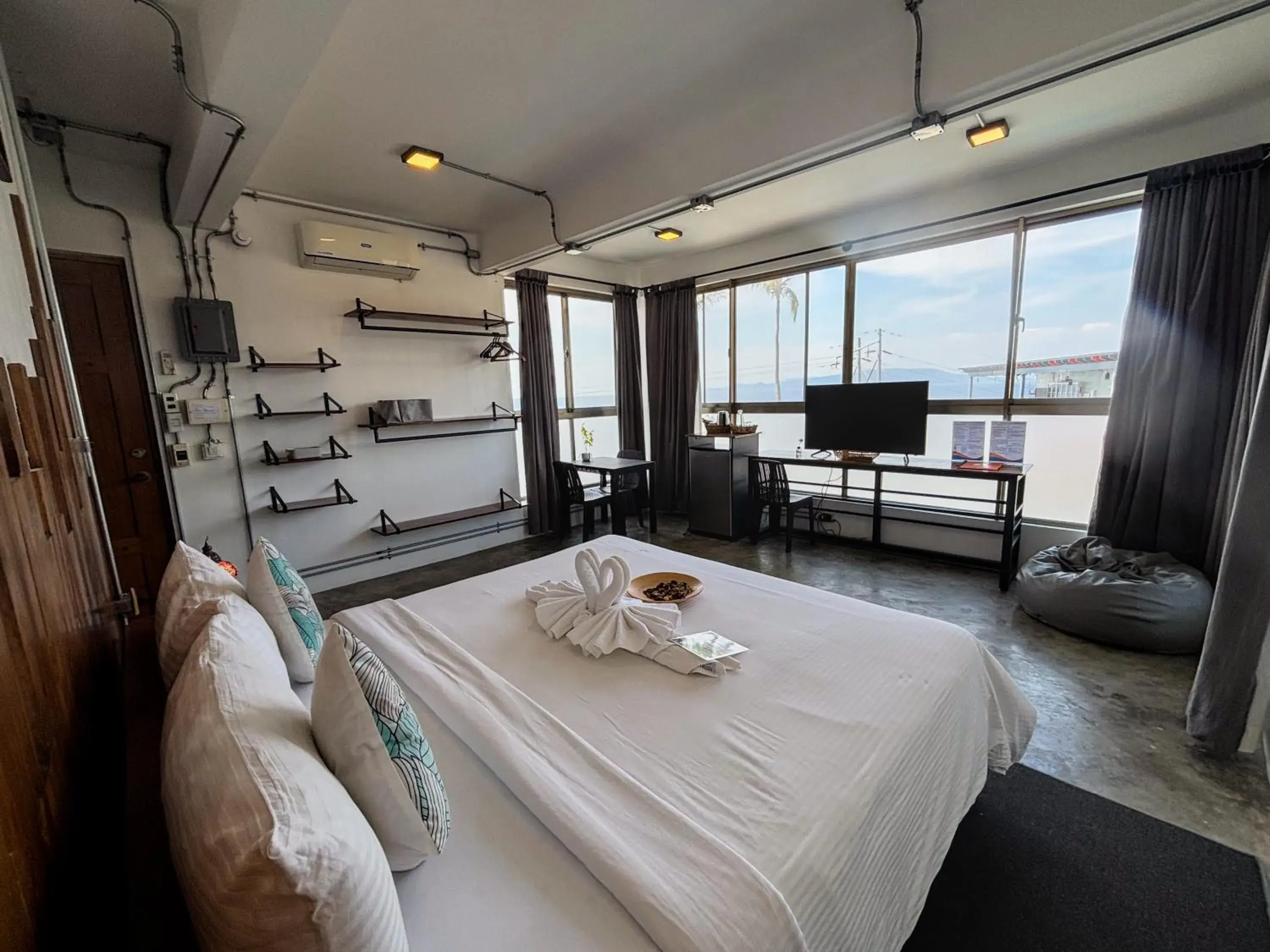 Deluxe King Suite in AV Suites Deluxe King Suite in AV Suites