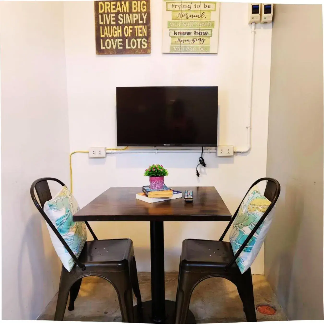 Twin Room with Private Bathroom in AV Suites Twin Room with Private Bathroom in AV Suites