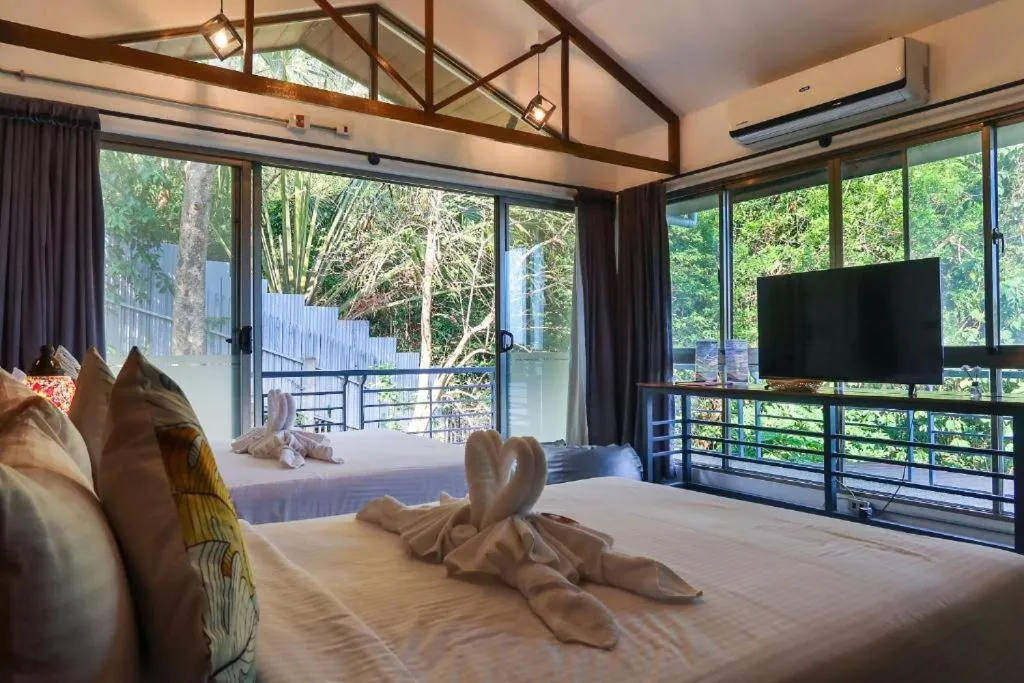 Garden view, Bed in AV Suites