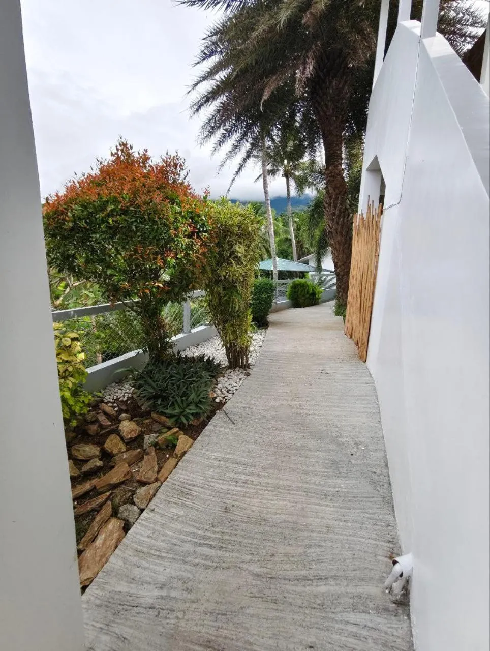 Facade/entrance in AV Suites