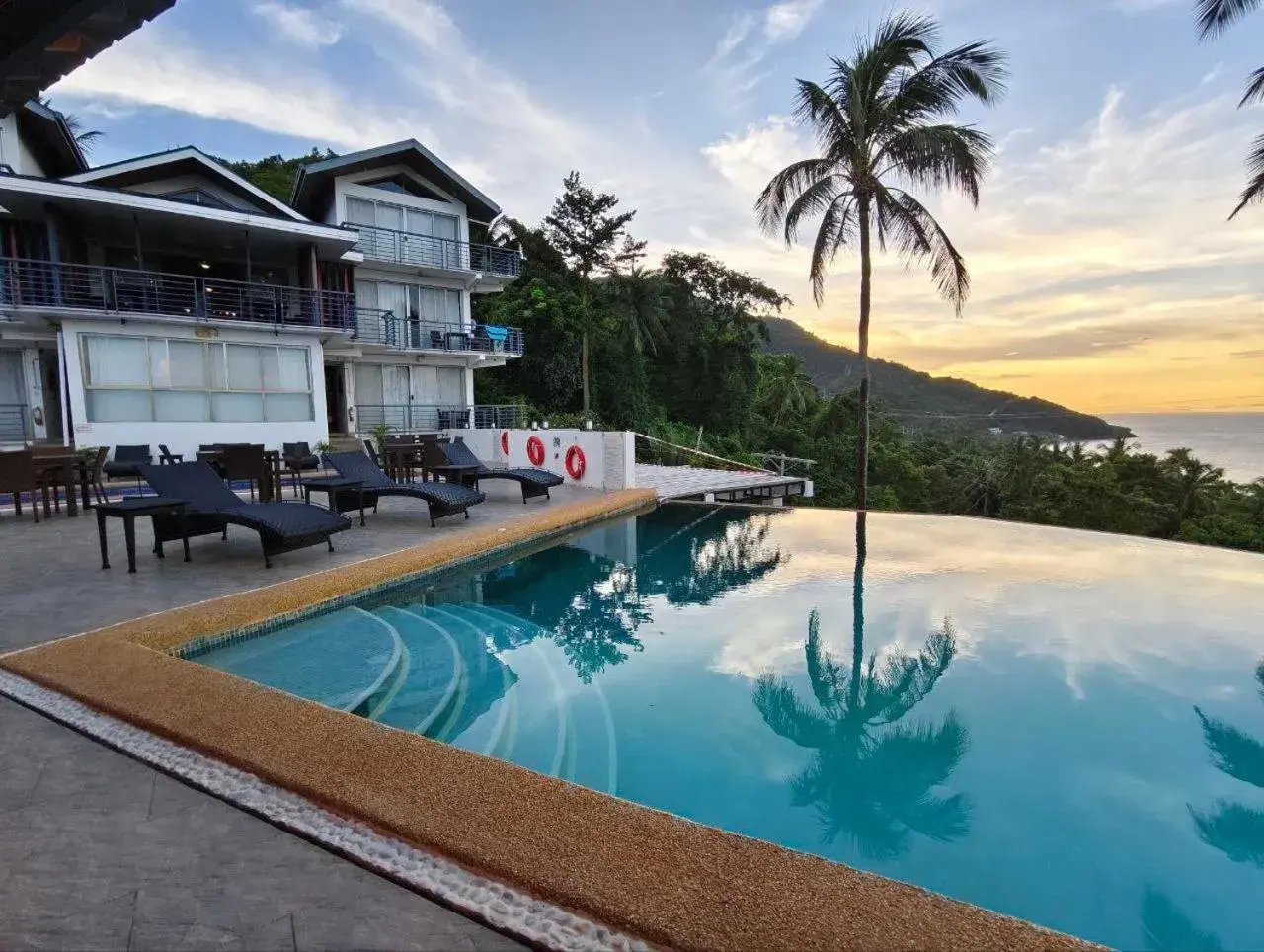 Deluxe Queen Room with Two Queen Beds in AV Suites Deluxe Queen Room with Two Queen Beds in AV Suites