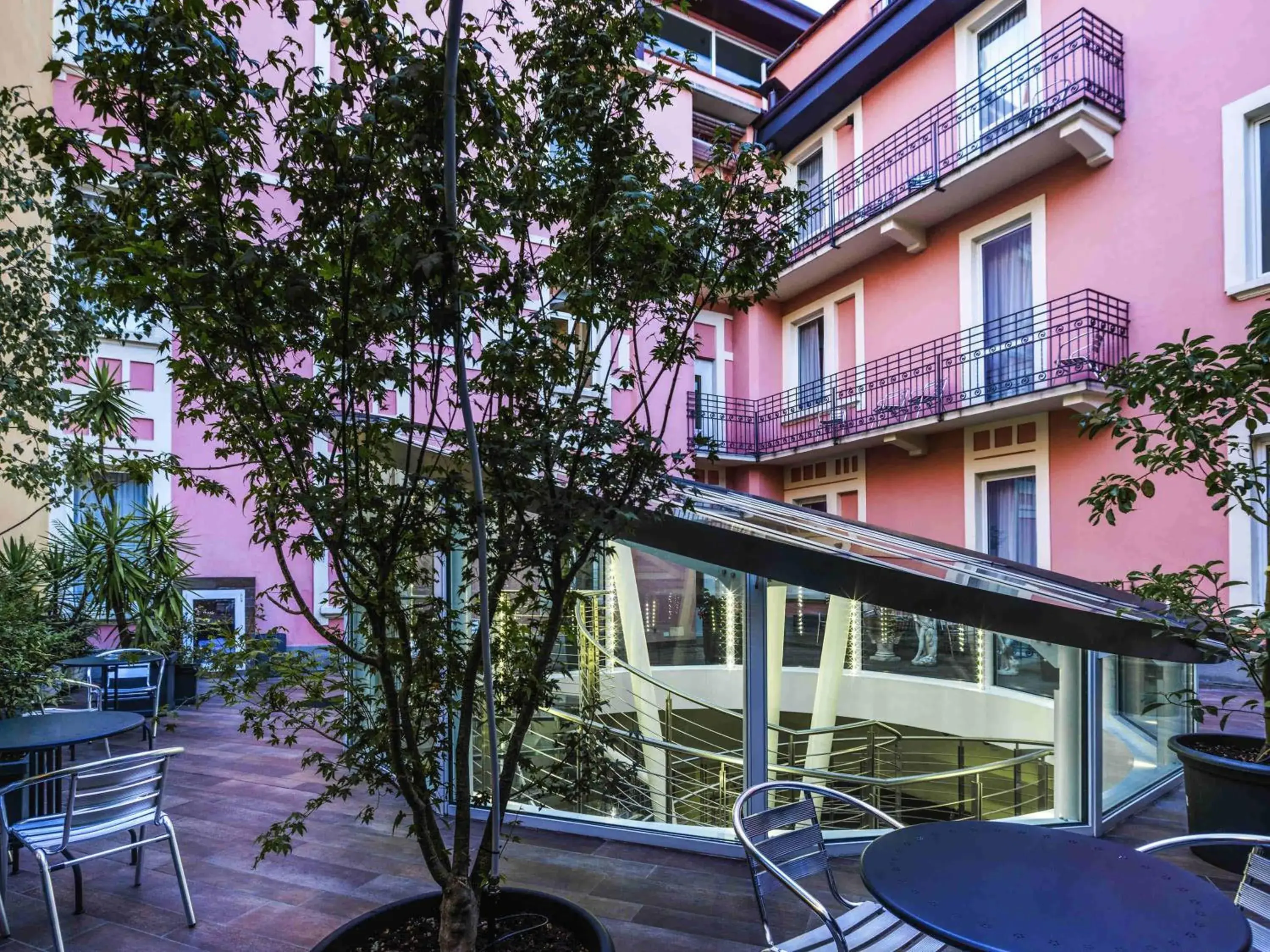 Lounge or bar in Ibis Styles Milano Centro Lounge or bar in Ibis Styles Milano Centro