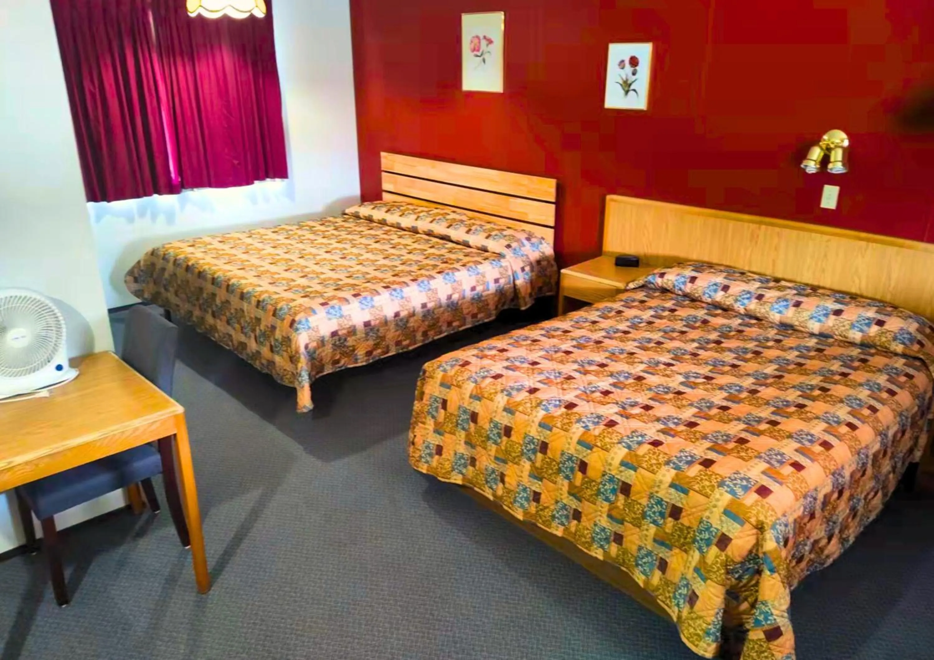 Bed in Cozy Corner Motel & Restaurant
