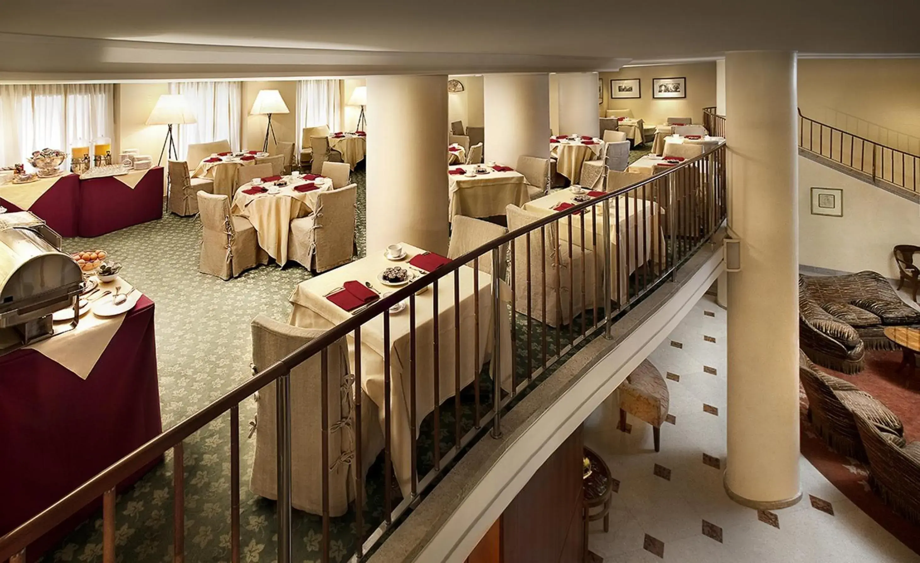 Restaurant/places to eat in Hotel Cavour Restaurant/places to eat in Hotel Cavour