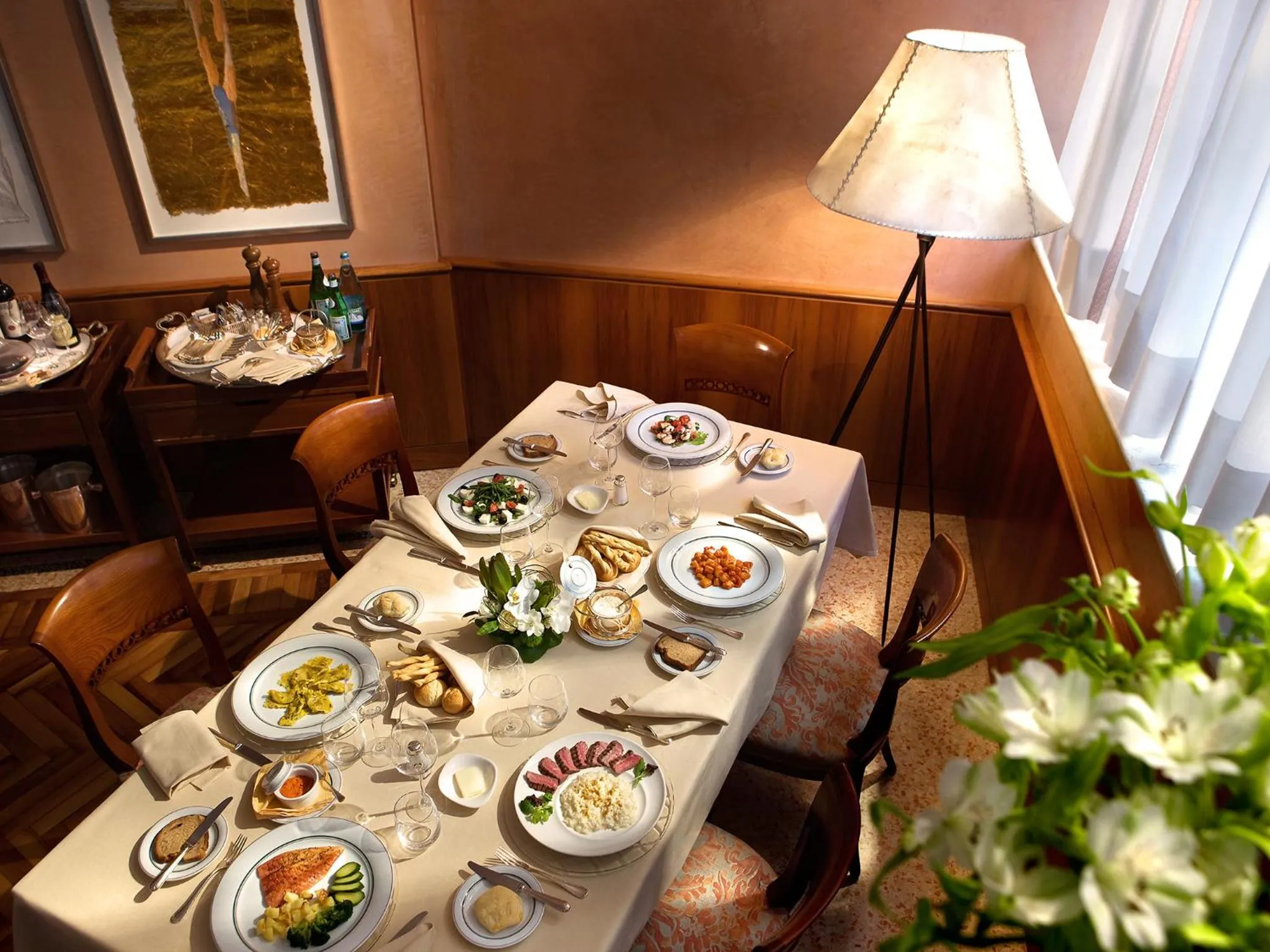 Restaurant/places to eat in Hotel Cavour