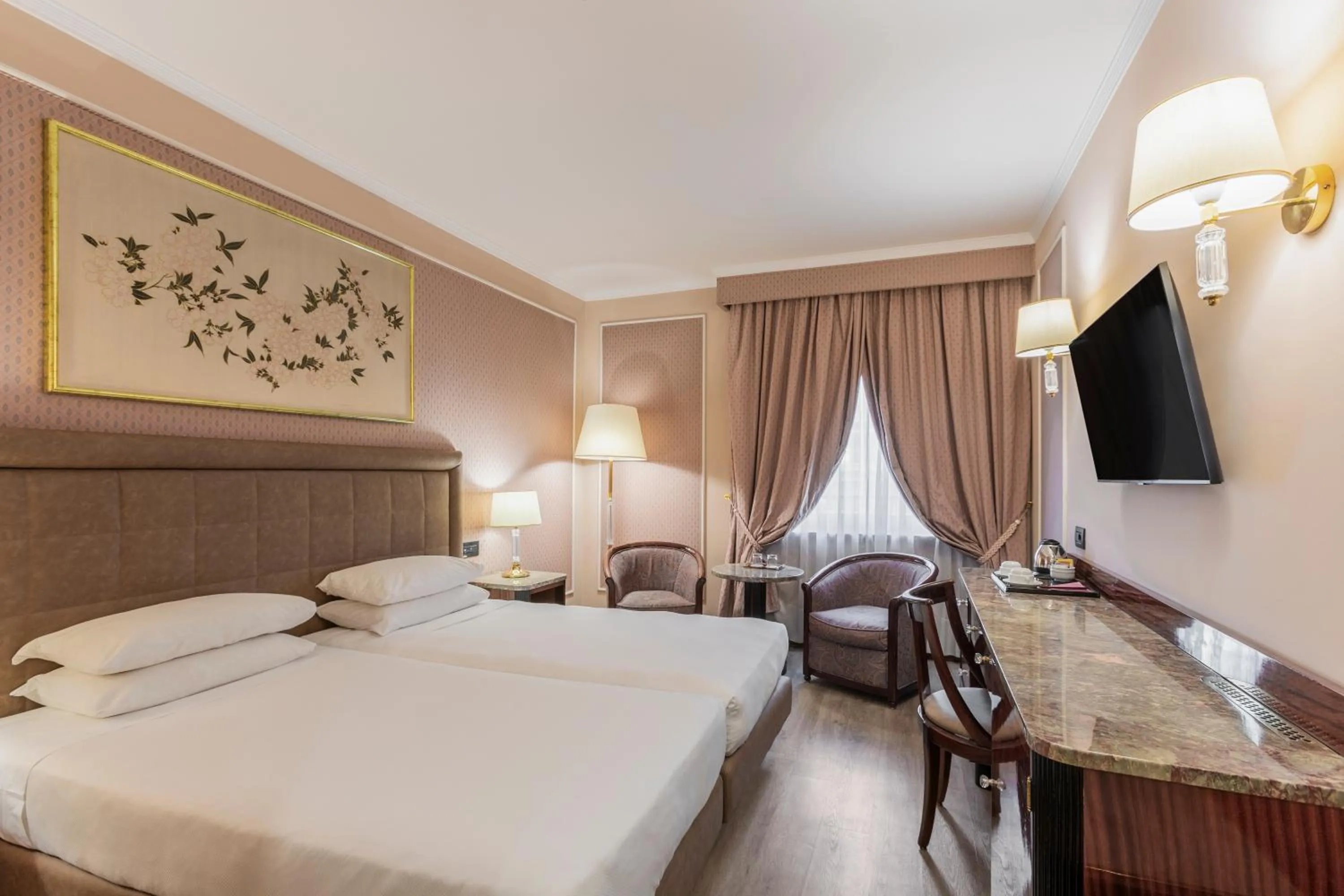 TV and multimedia, Bed in Doria Grand Hotel