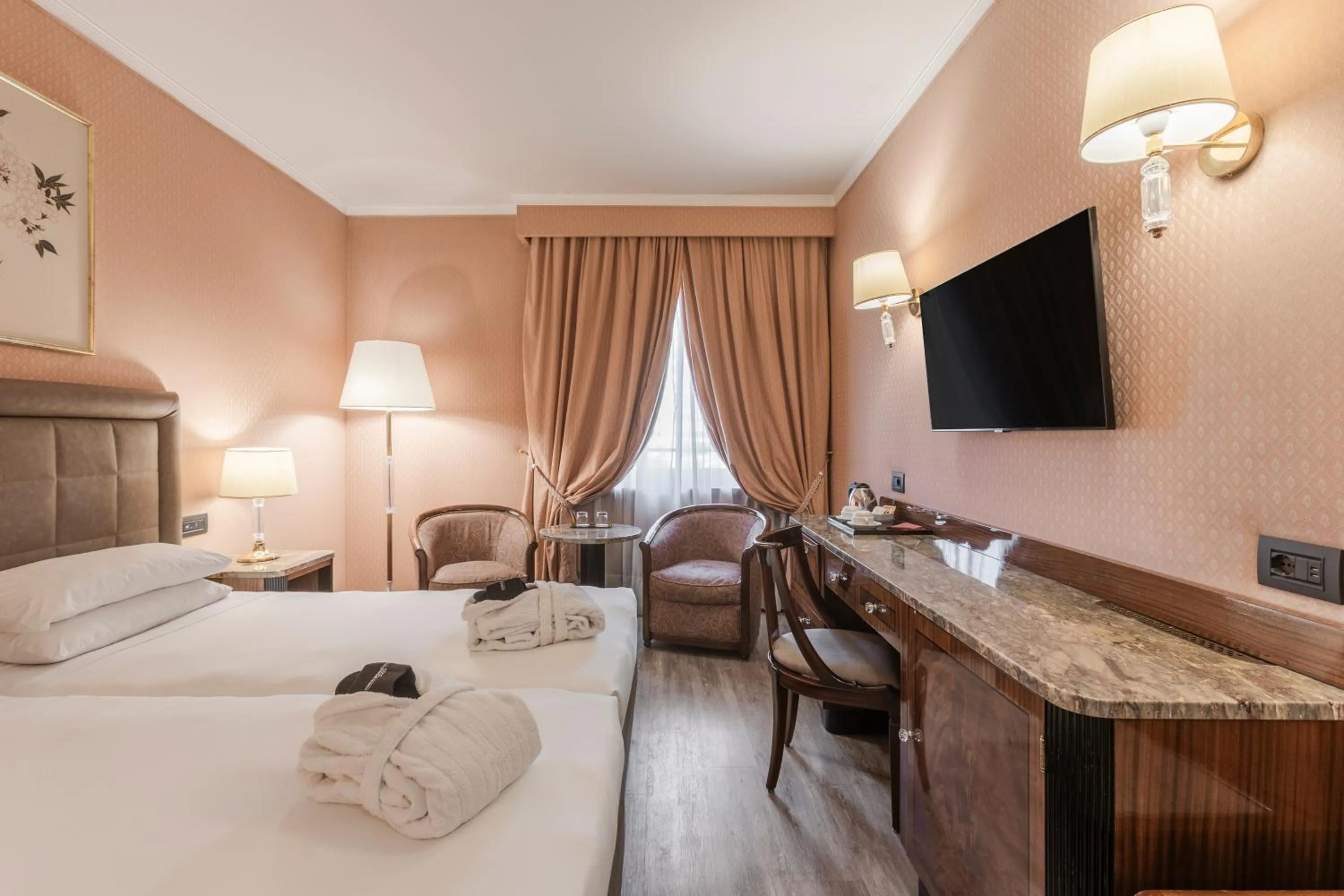 Bedroom, Bed in Doria Grand Hotel