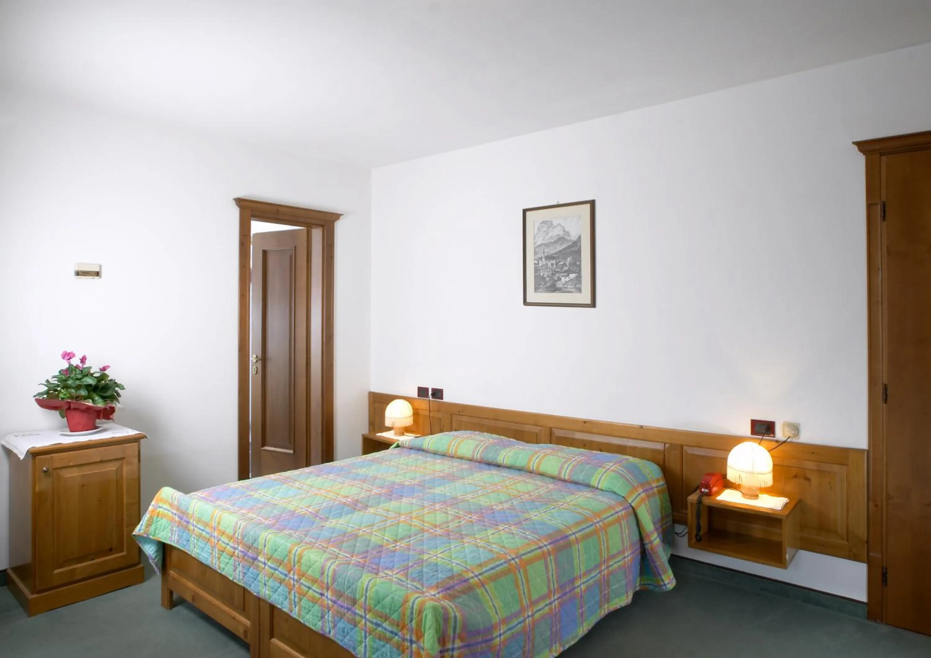 Photo of the whole room, Bed in Albergo Antelao
