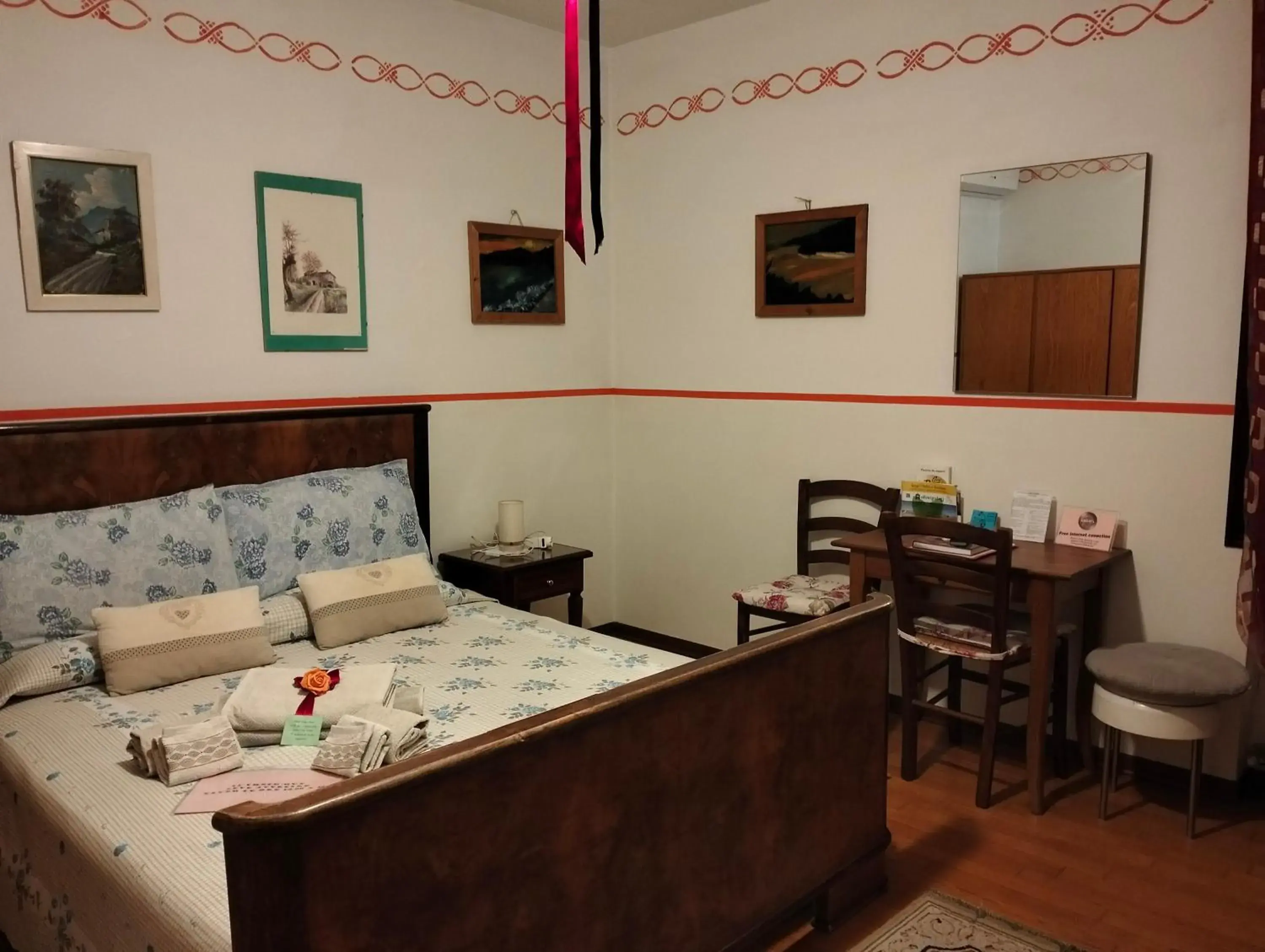 Double Room with Extra Bed and Shared Bathroom - single occupancy in Casa Irene Double Room with Extra Bed and Shared Bathroom - single occupancy in Casa Irene