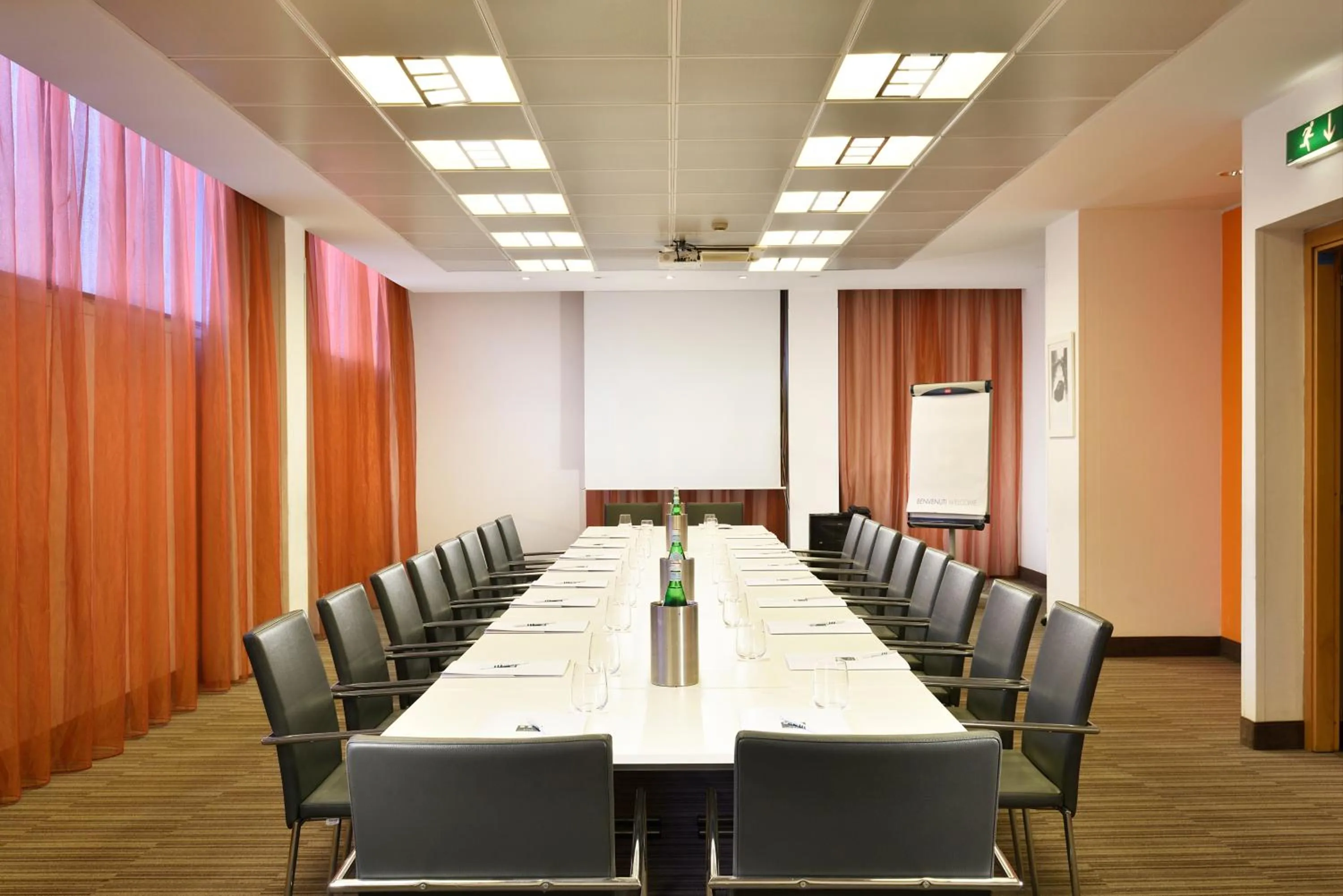 Meeting/conference room in UNA Hotels Mediterraneo Milano
