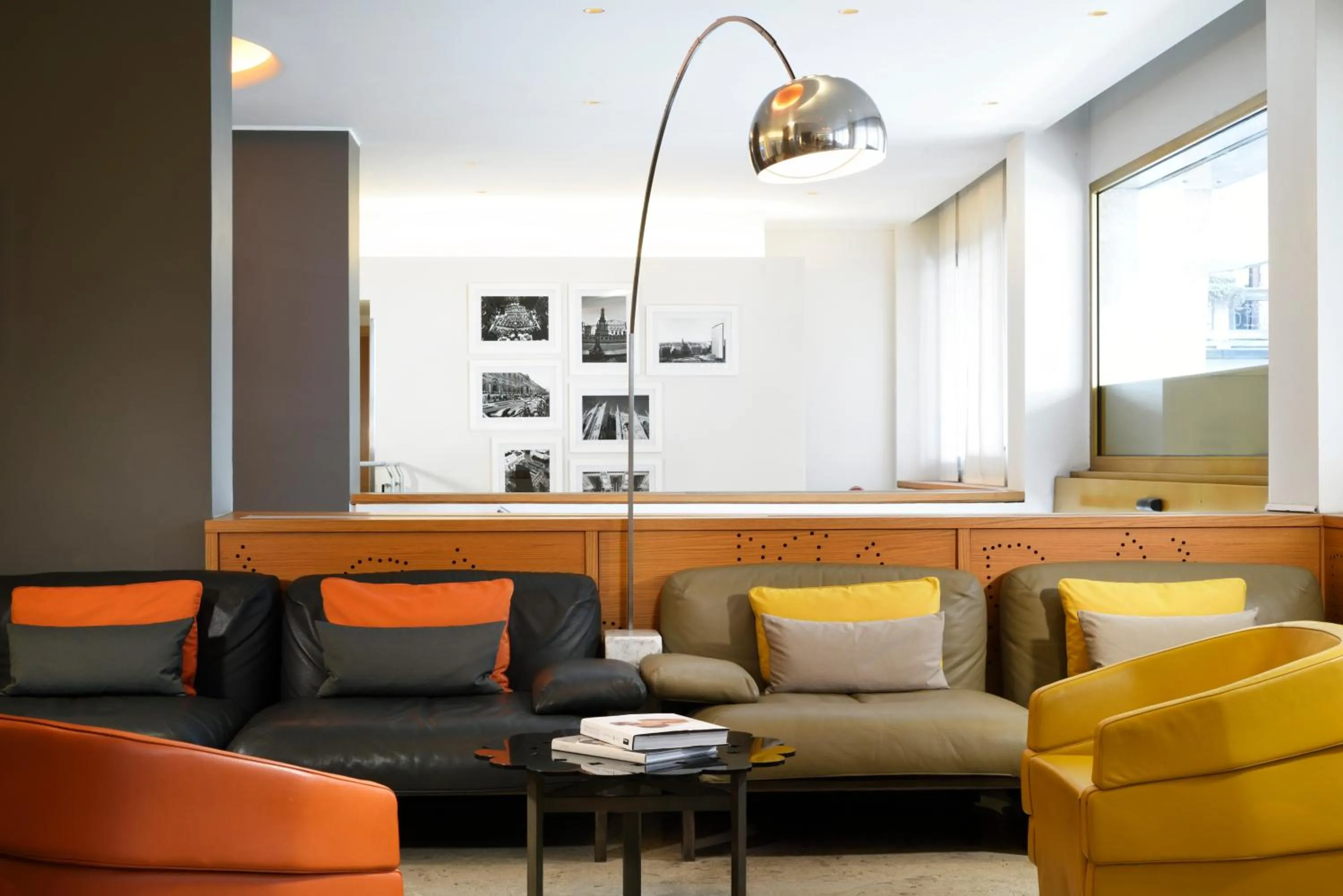 Lobby or reception in UNA Hotels Mediterraneo Milano