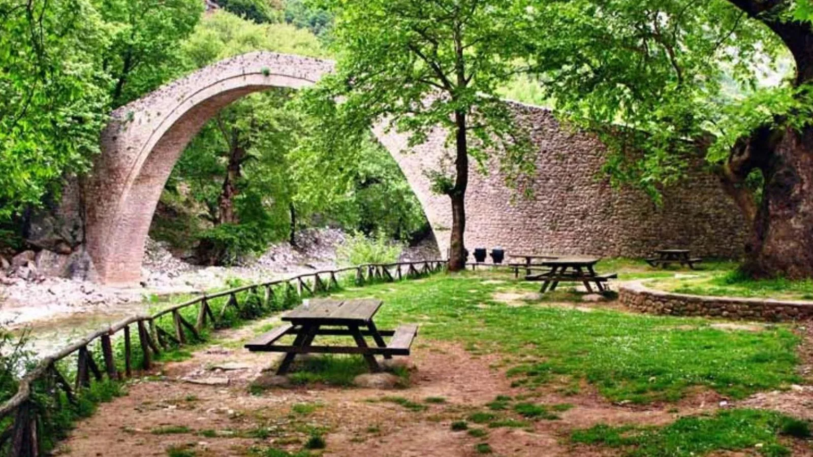 Activities in Elati Electra's Cozy House