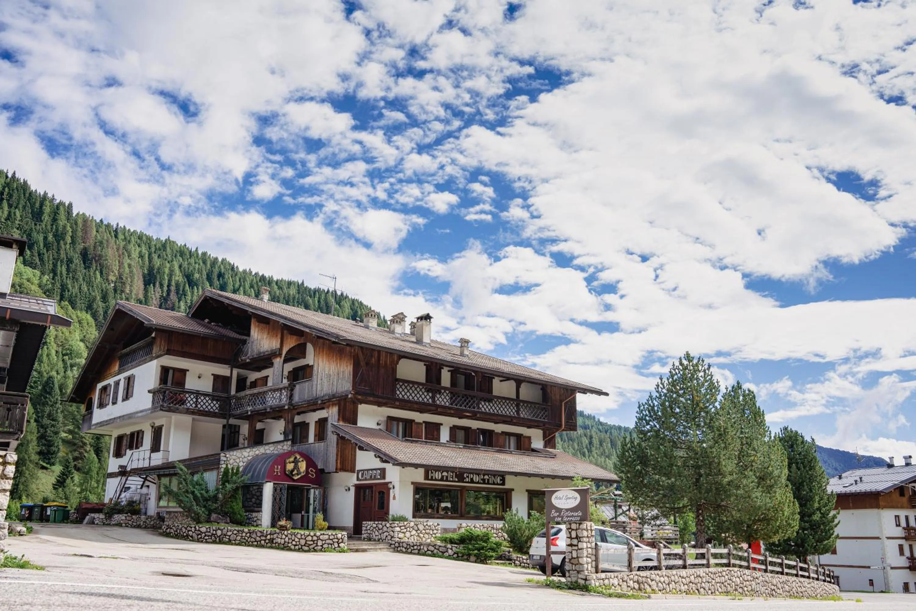 Property building in Hotel Sporting