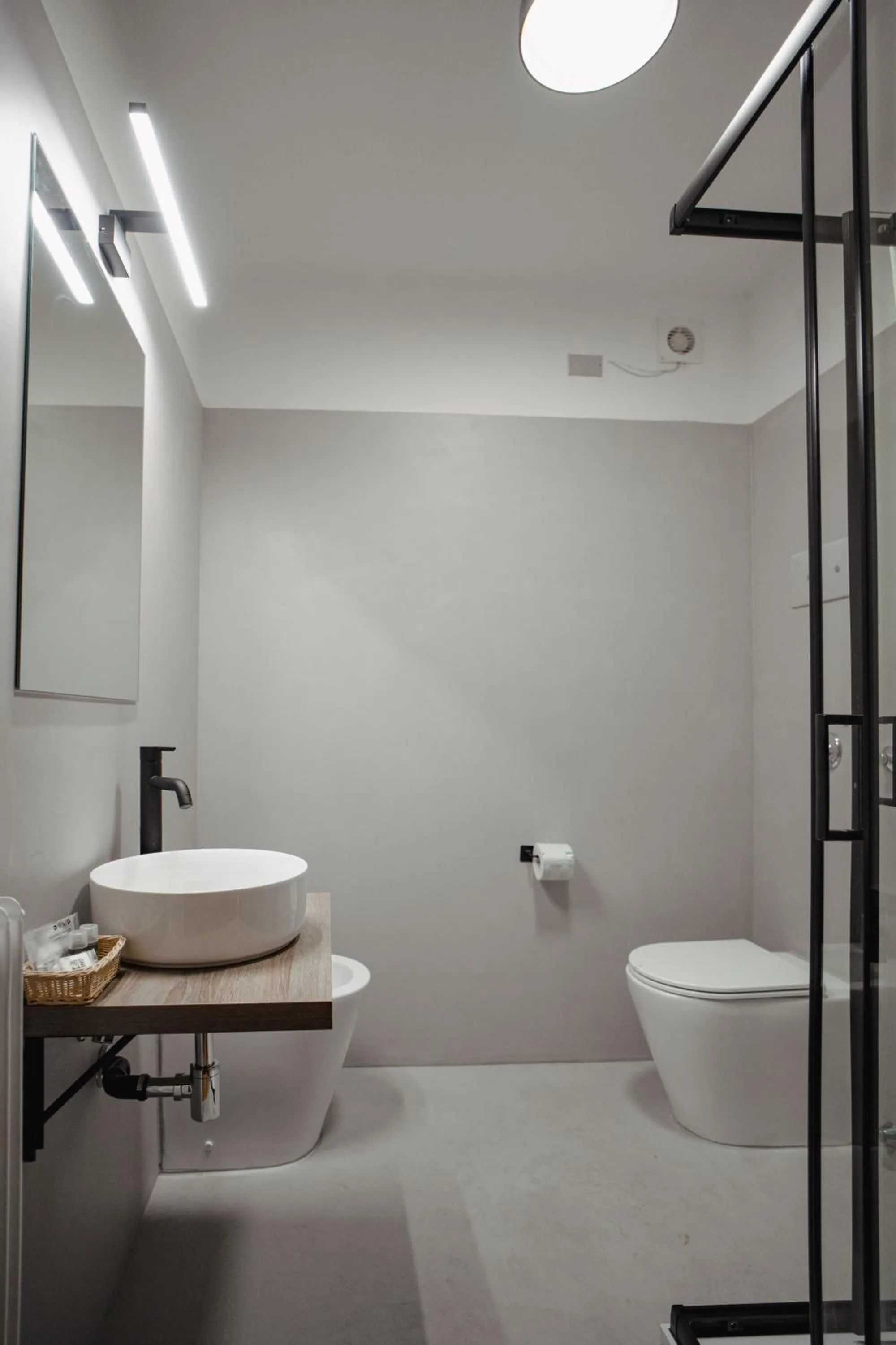 Shower in Hotel Sporting