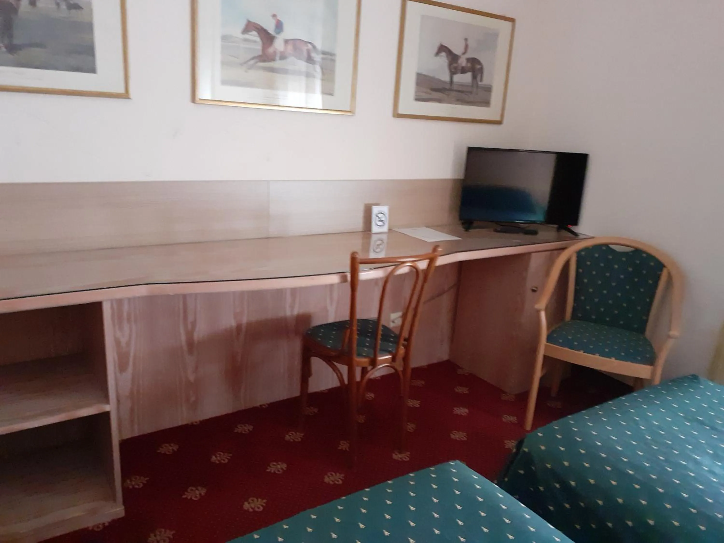 Photo of the whole room in Polo Hotel