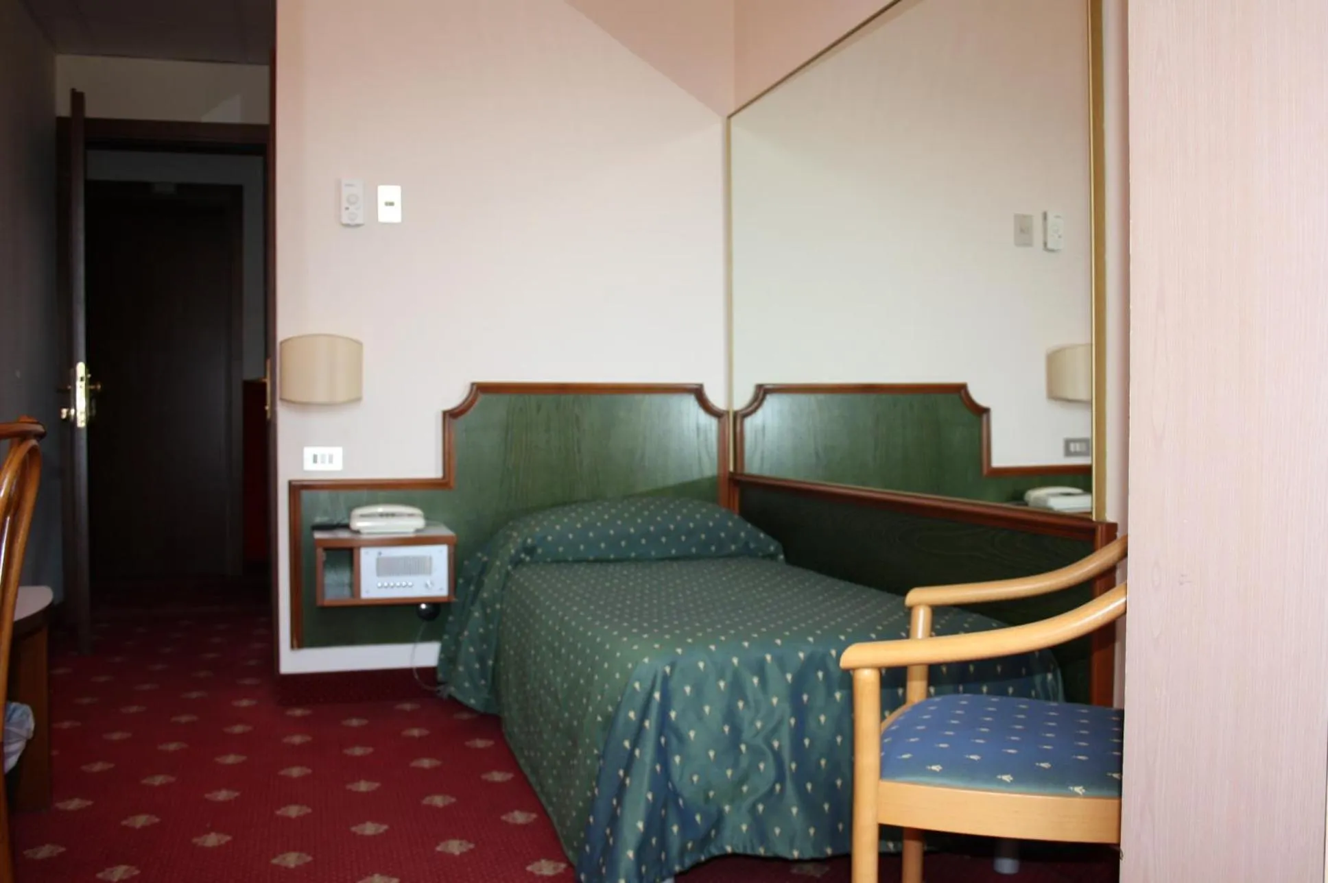 Photo of the whole room, Bed in Polo Hotel