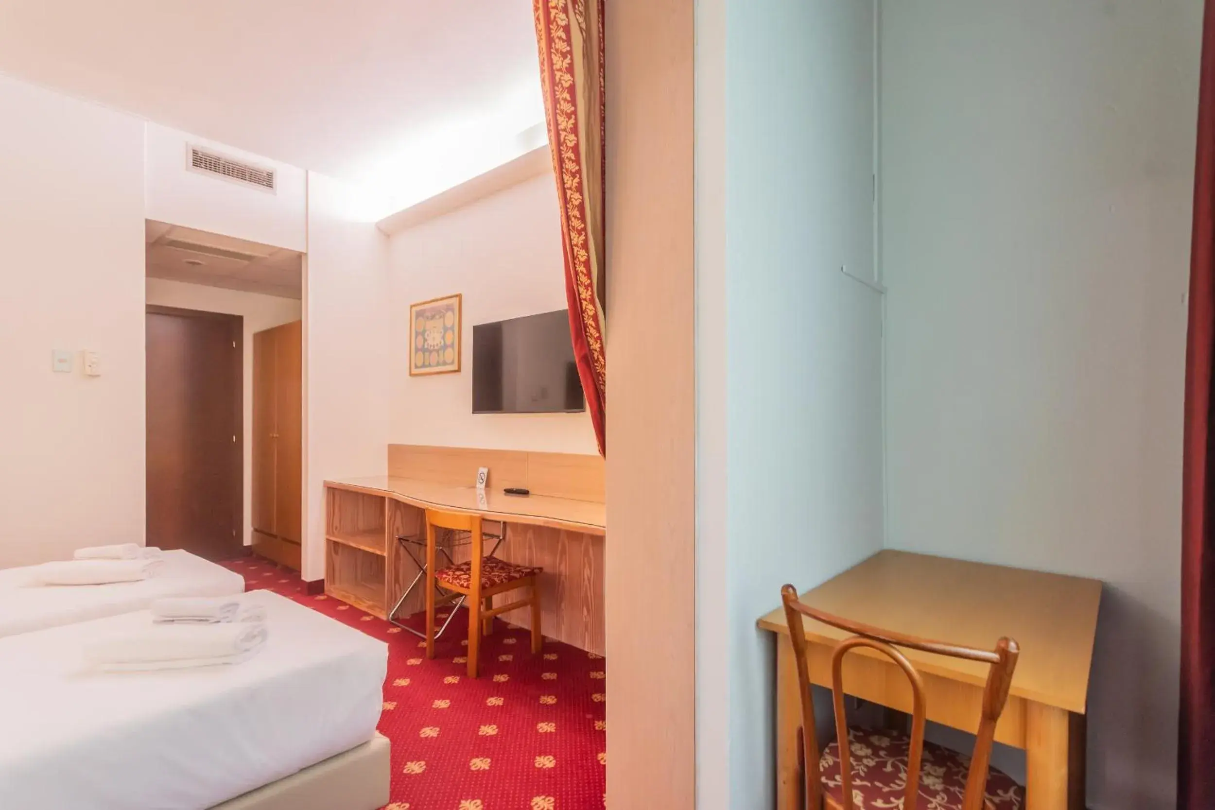 Twin Room in Polo Hotel Twin Room in Polo Hotel