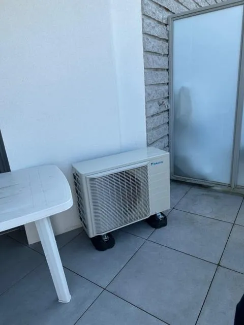 air conditioner in A la belle quatrième étoile