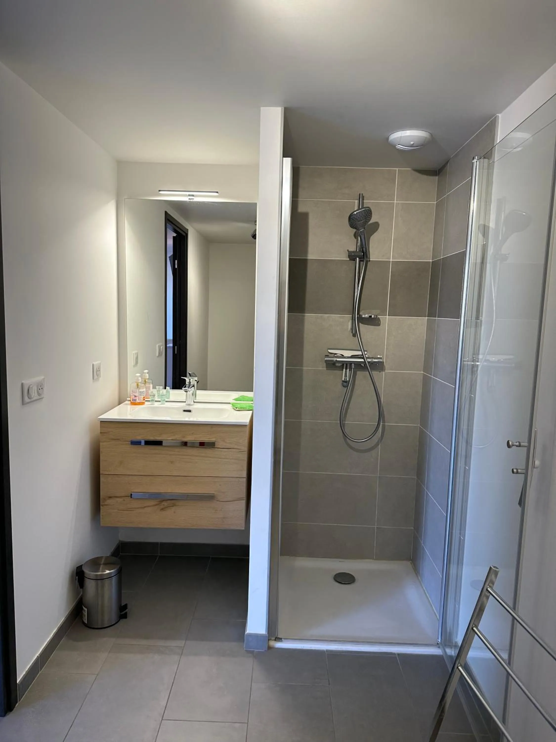 Shower in A la belle quatrième étoile