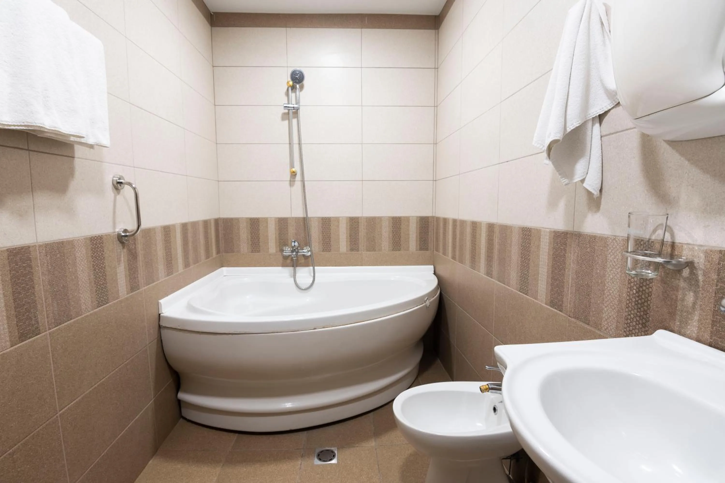 Deluxe Twin Room in Hotel Slaviani