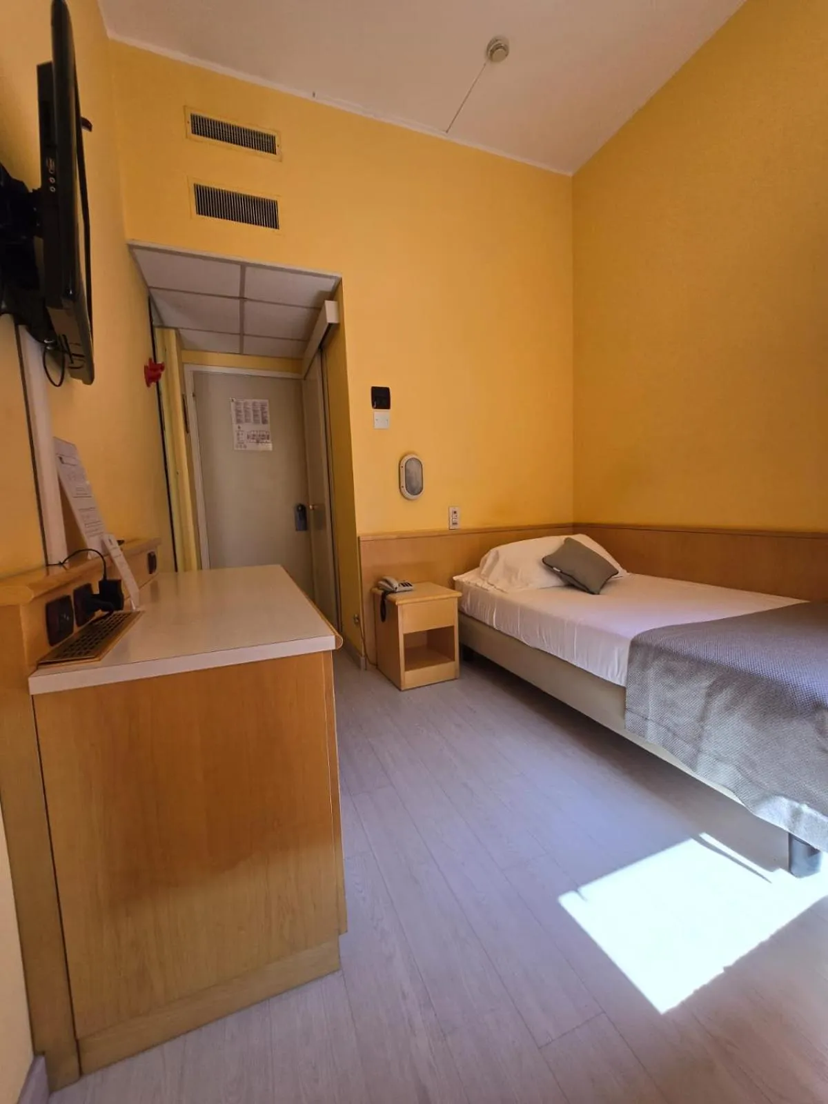 Bedroom, Bed in Mokinba Hotels Sant'Ambroeus