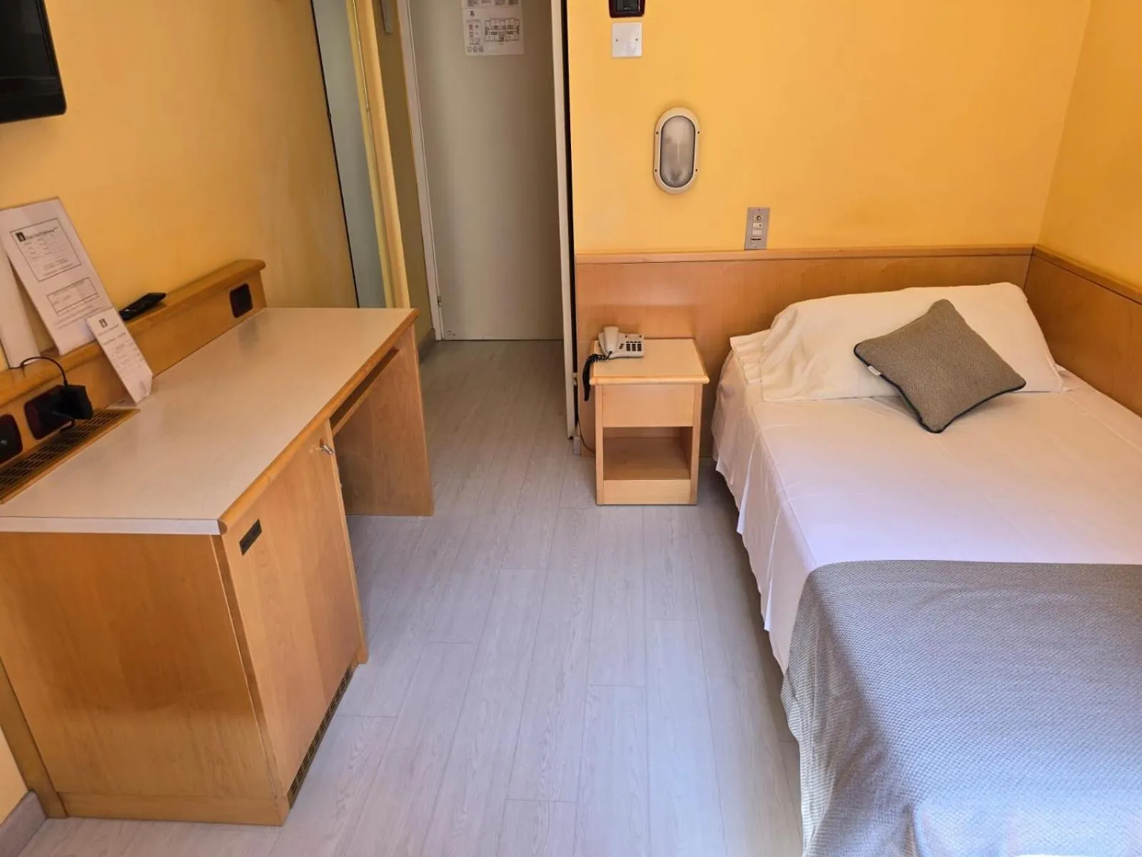 Bedroom, Bed in Mokinba Hotels Sant'Ambroeus