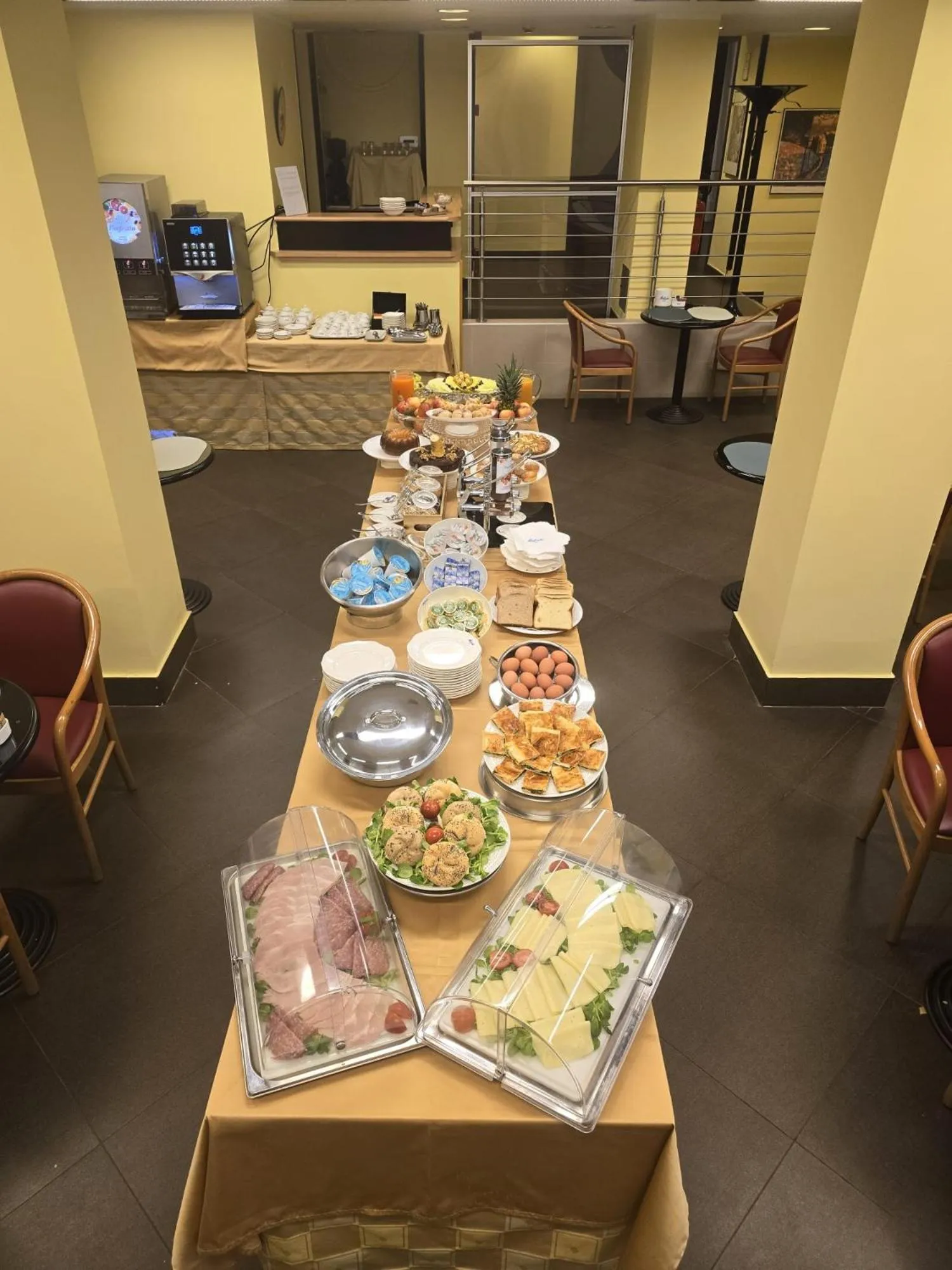 Buffet breakfast in Mokinba Hotels Sant'Ambroeus