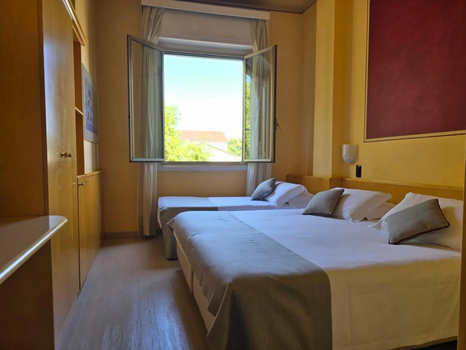 Photo of the whole room, Bed in Mokinba Hotels Sant'Ambroeus
