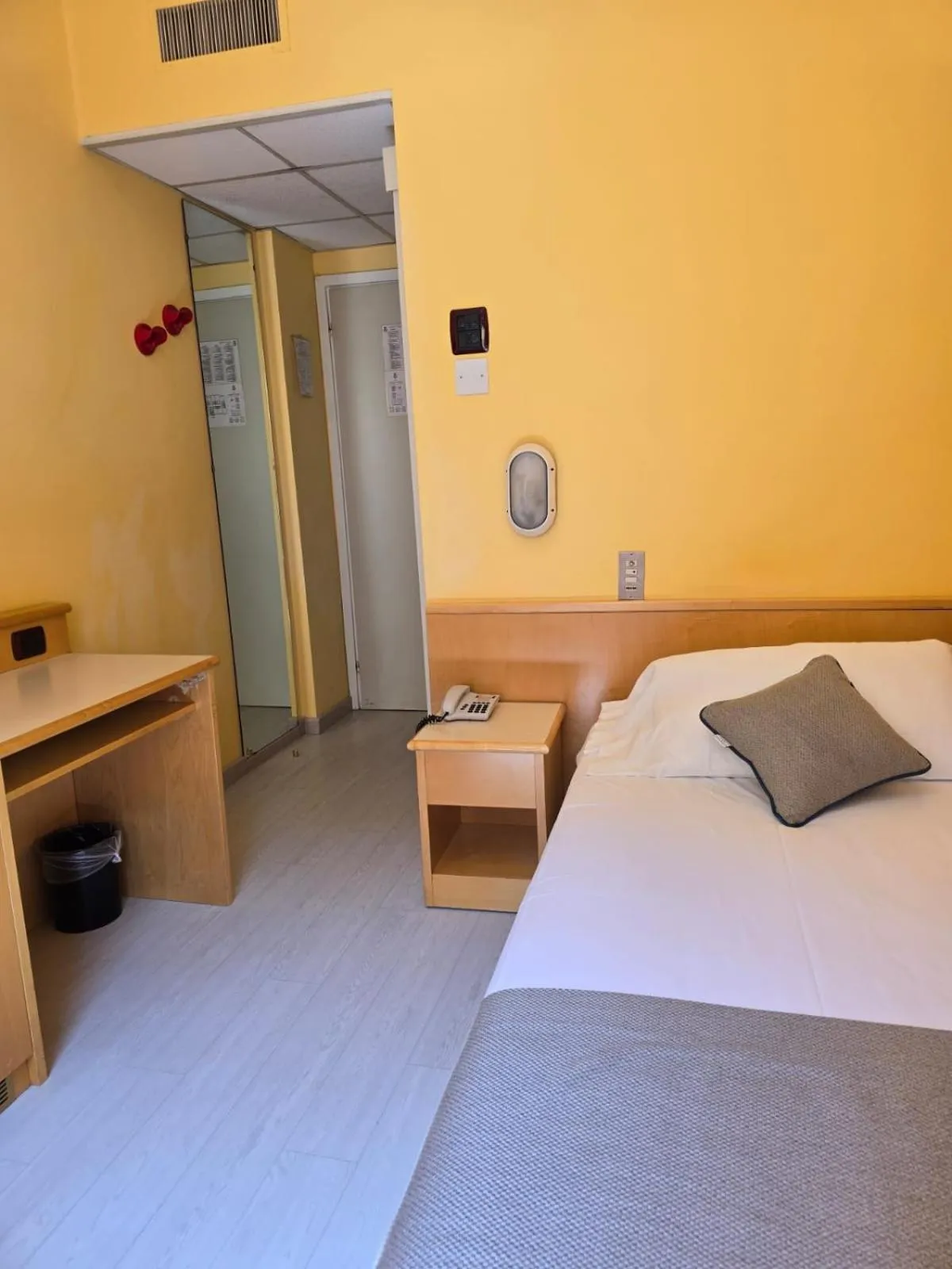 Bedroom, Bed in Mokinba Hotels Sant'Ambroeus