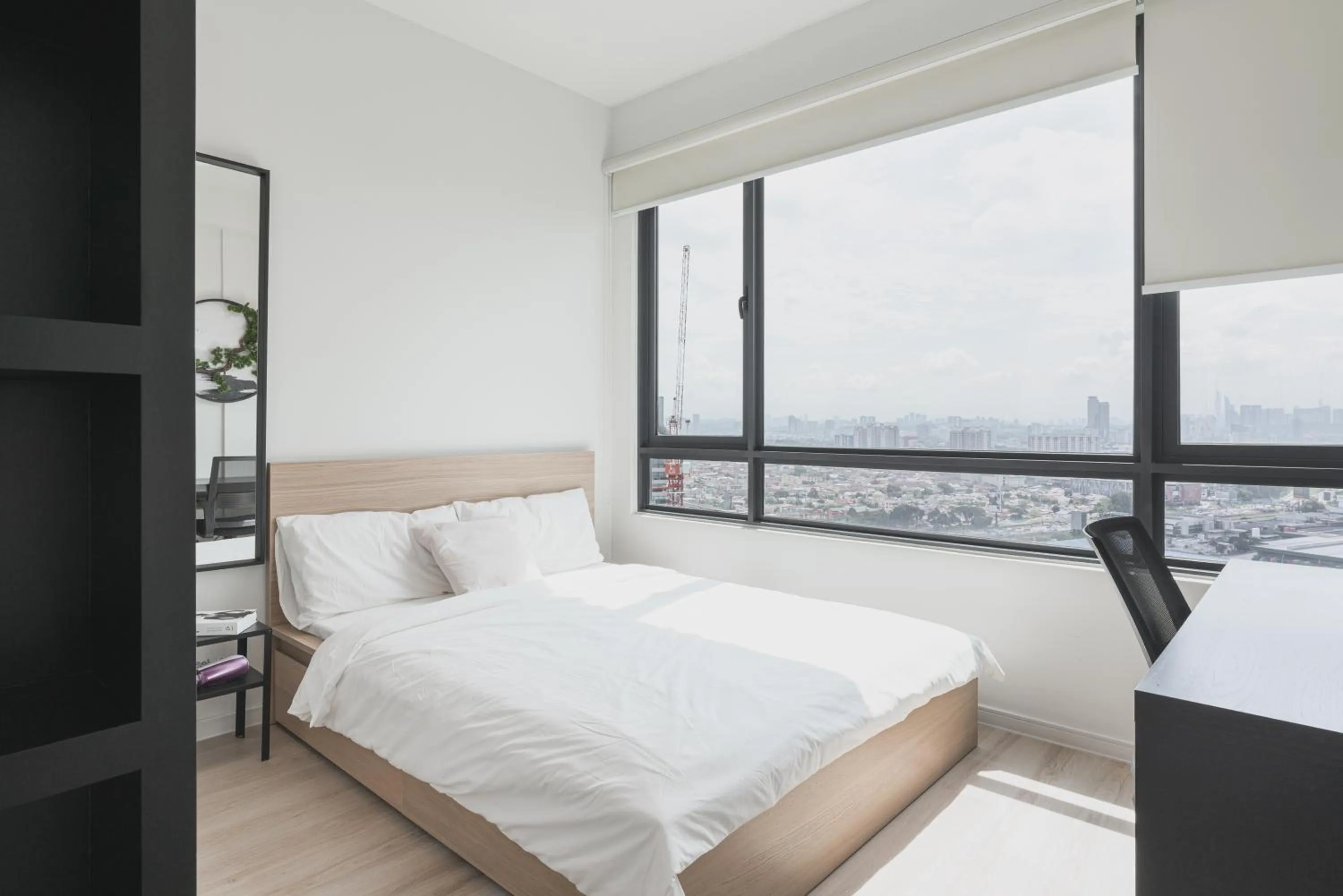 Photo of the whole room, Bed in Greenfield Residence Bandar Sunway by Airhost